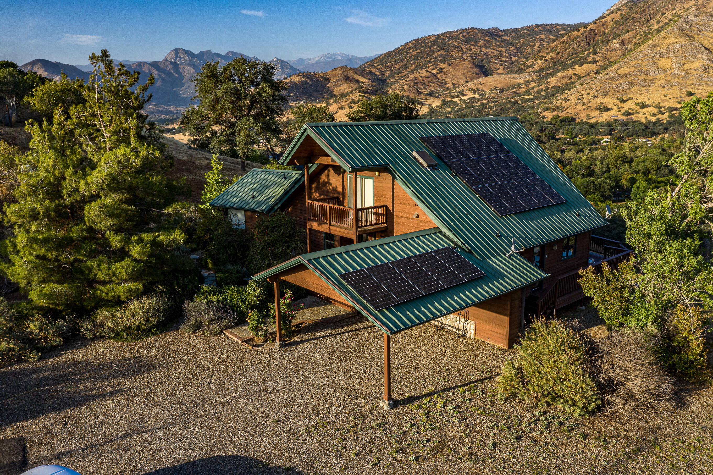 40679 Crystal Dr, Three Rivers, CA 93271