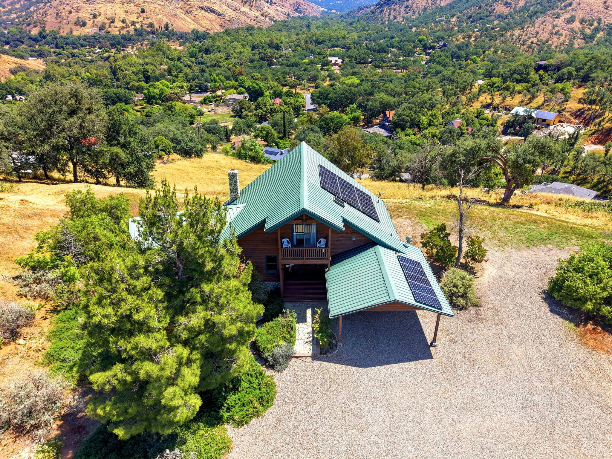 40679 Crystal Dr, Three Rivers, CA 93271