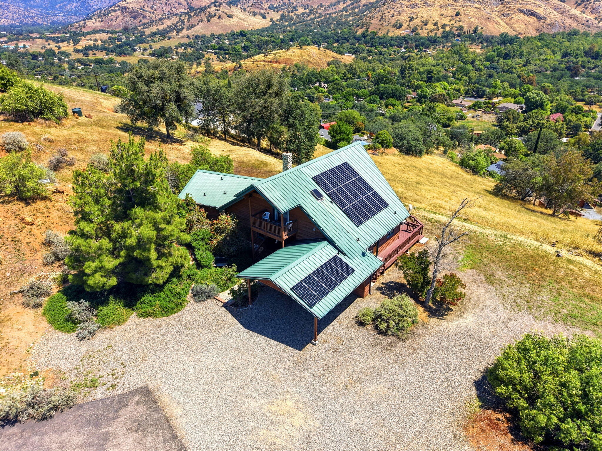 40679 Crystal Dr, Three Rivers, CA 93271