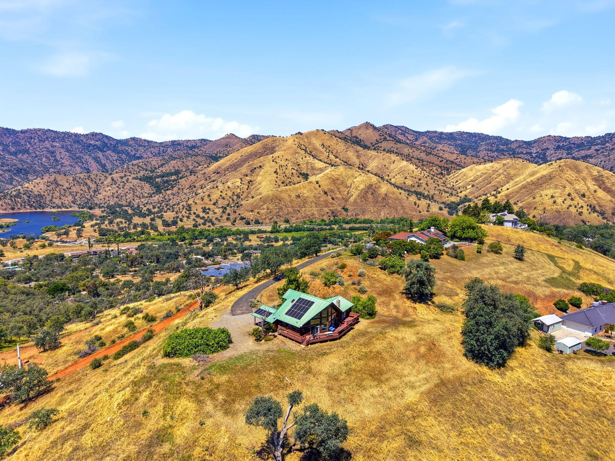 40679 Crystal Dr, Three Rivers, CA 93271