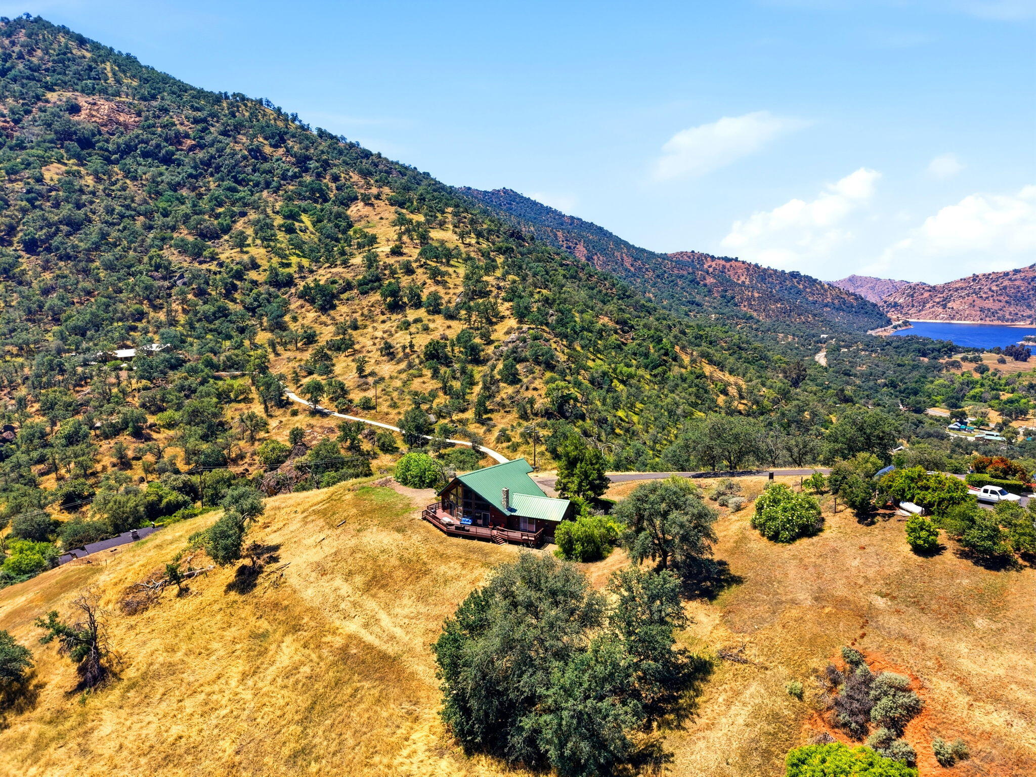 40679 Crystal Dr, Three Rivers, CA 93271