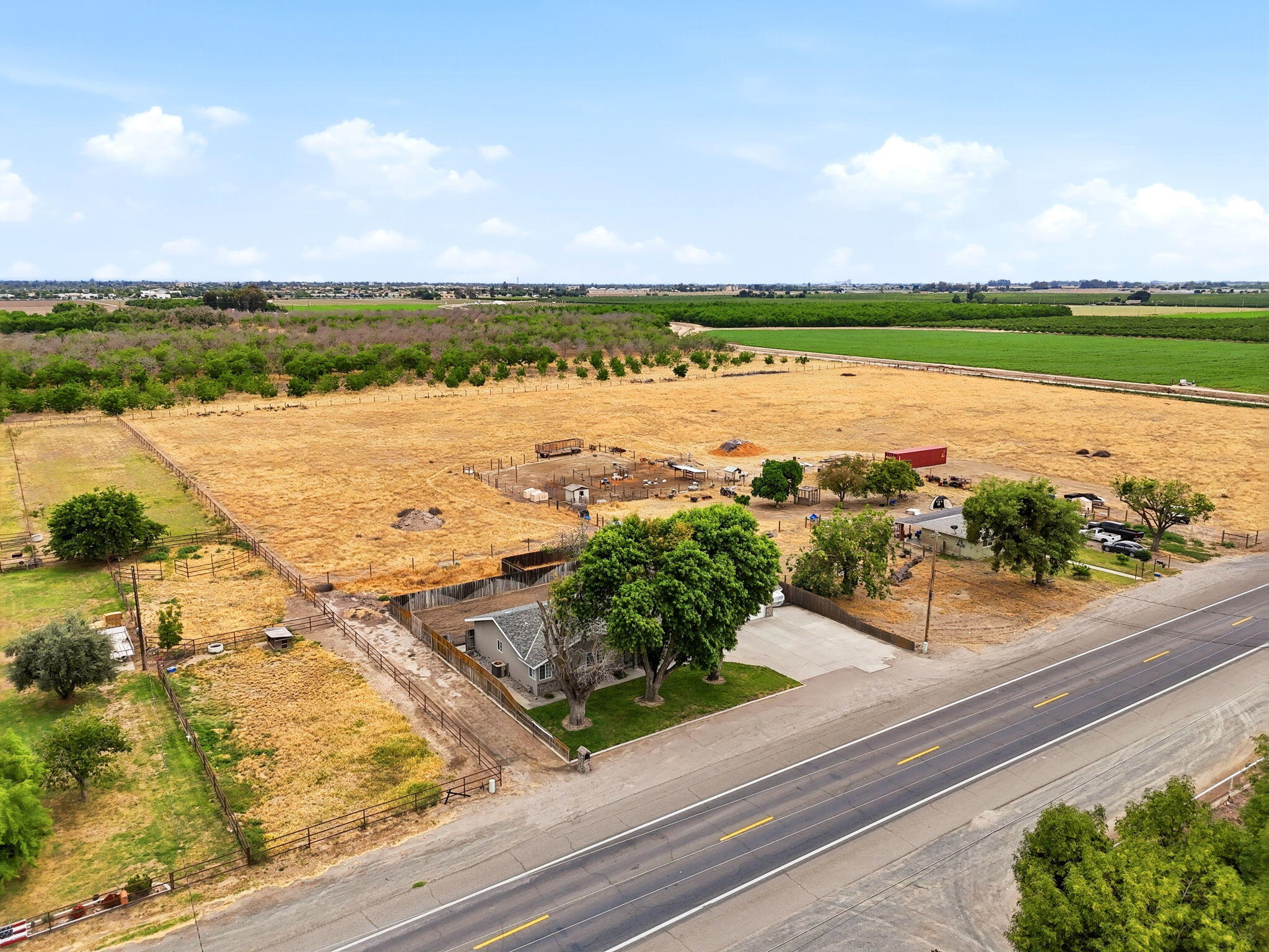 9317 14th Ave, Hanford, CA 93230