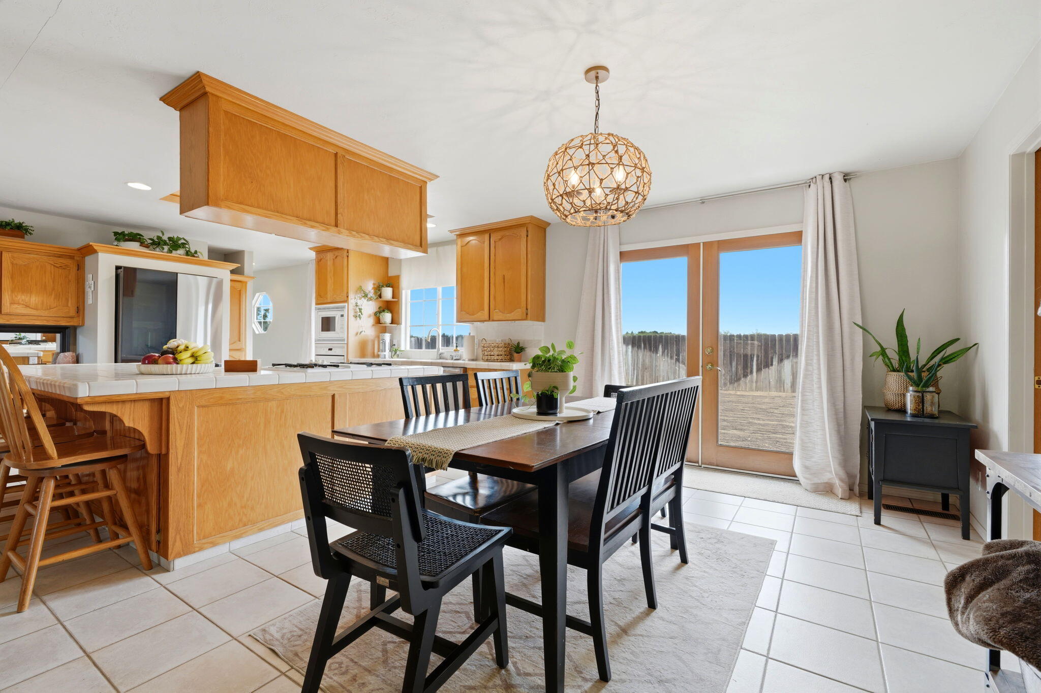 9317 14th Ave, Hanford, CA 93230