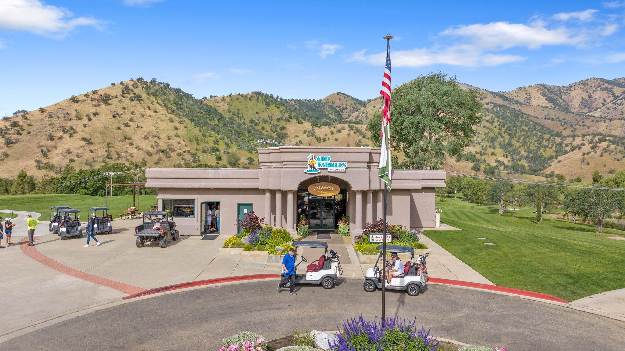 41117 Sierra Dr, Three Rivers, CA 93271