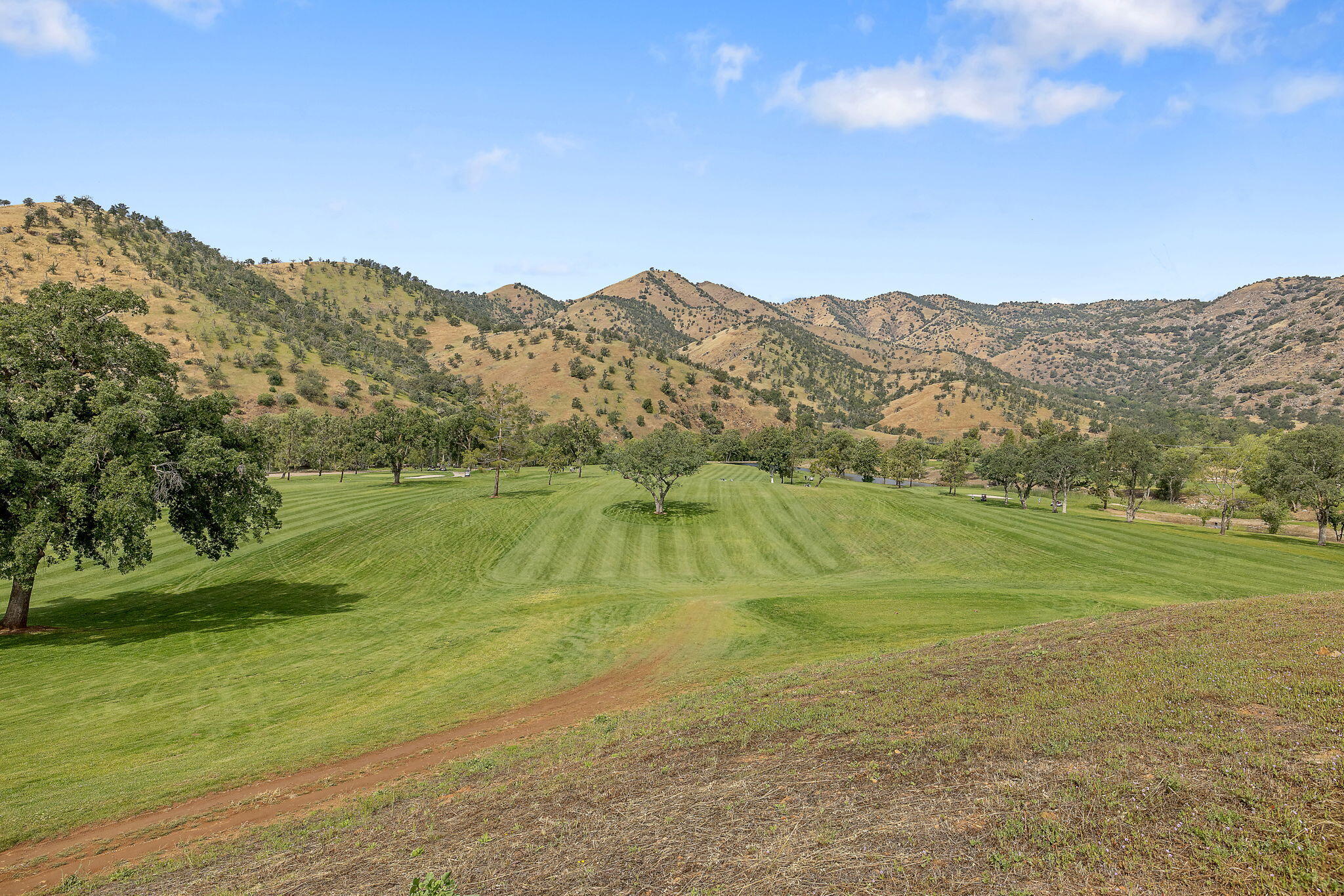 41117 Sierra Dr, Three Rivers, CA 93271