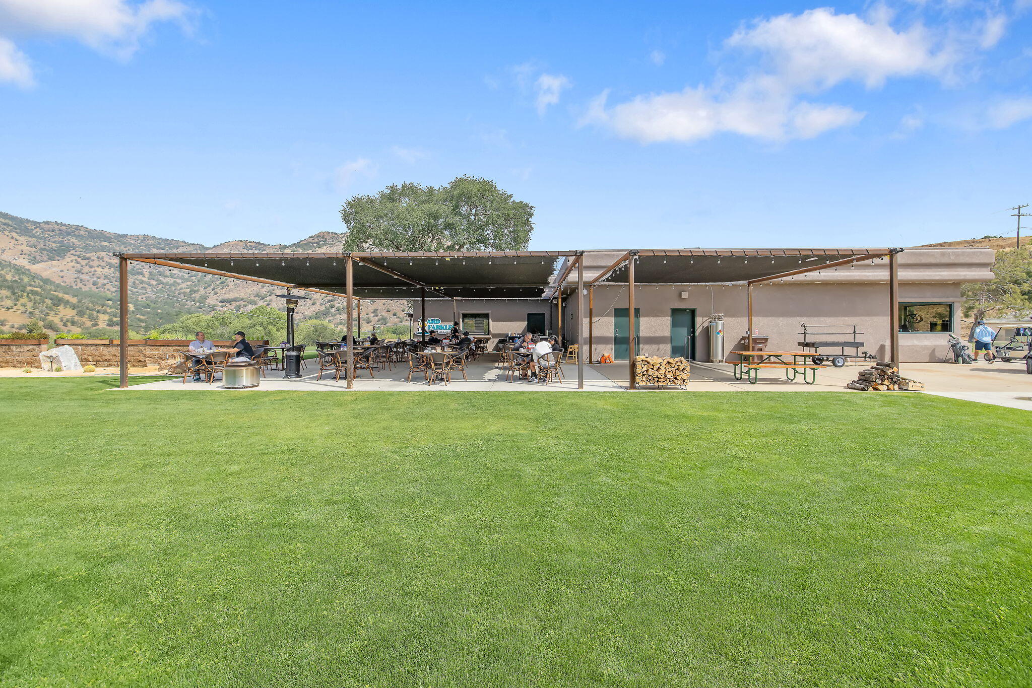 41117 Sierra Dr, Three Rivers, CA 93271