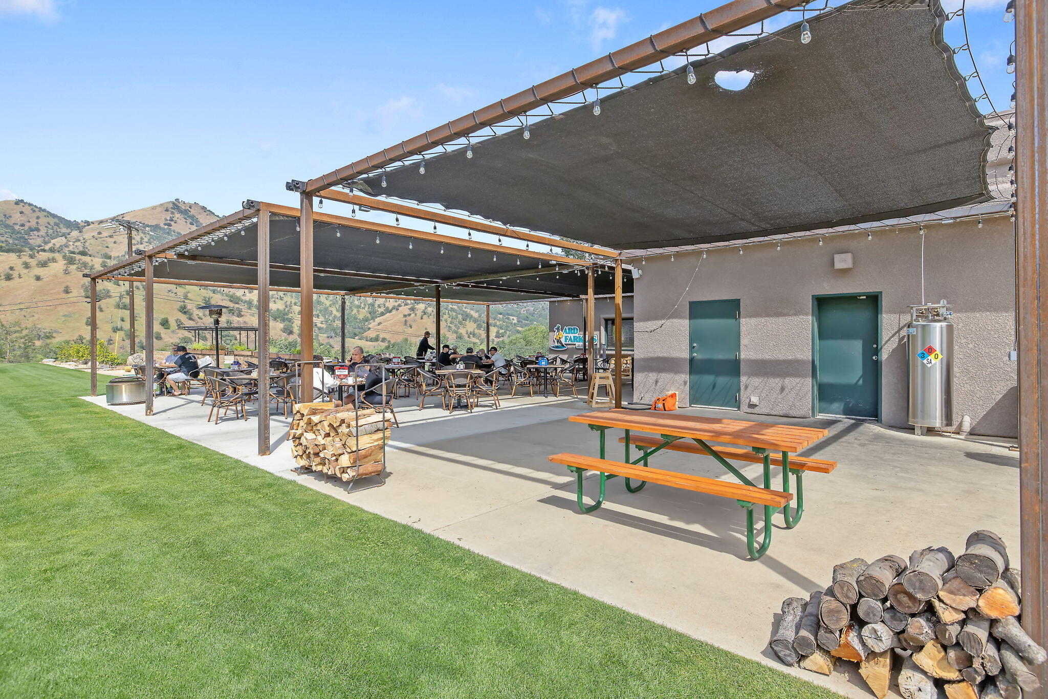 41117 Sierra Dr, Three Rivers, CA 93271