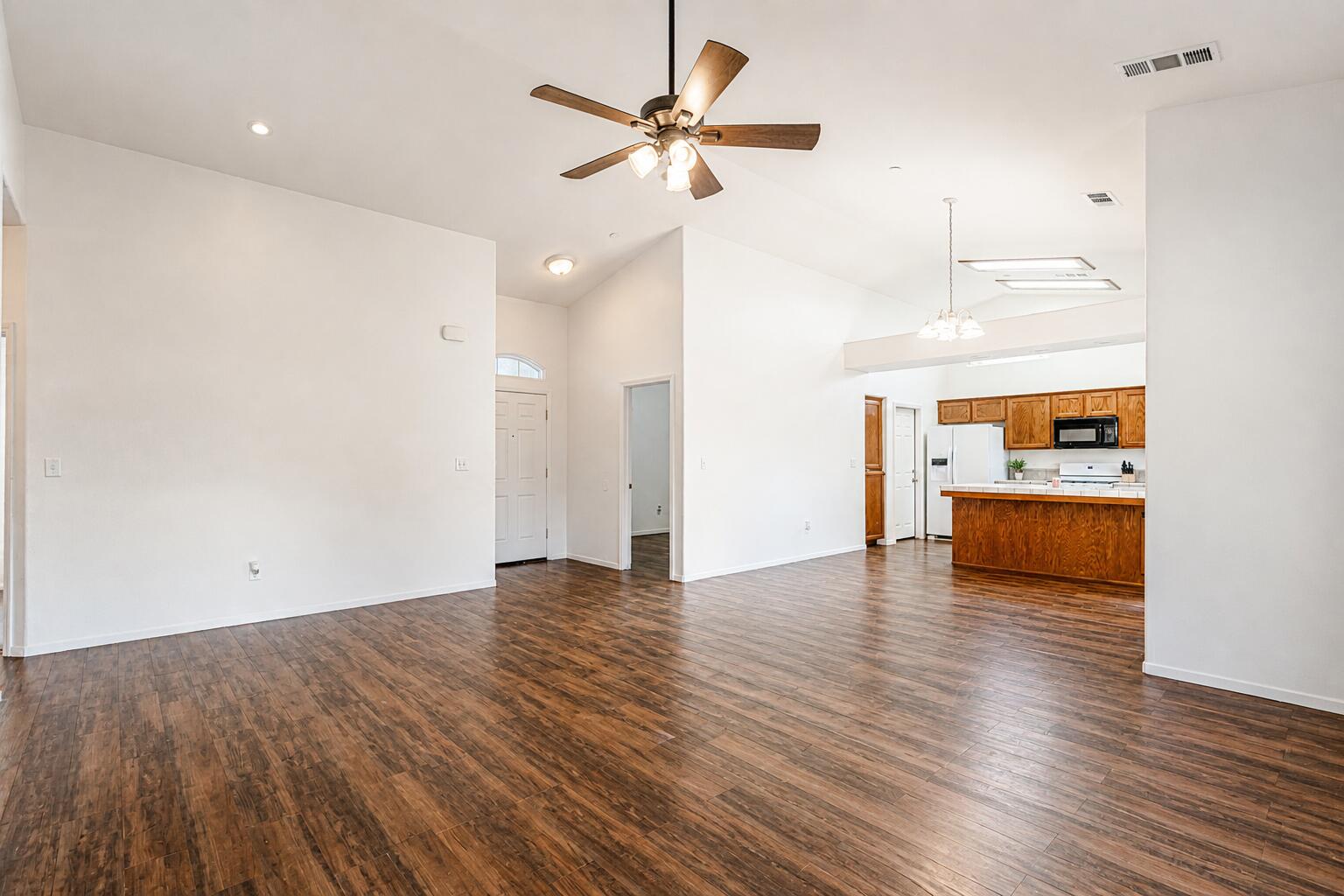 7443 Ensminger Ave, Goshen, CA 93227