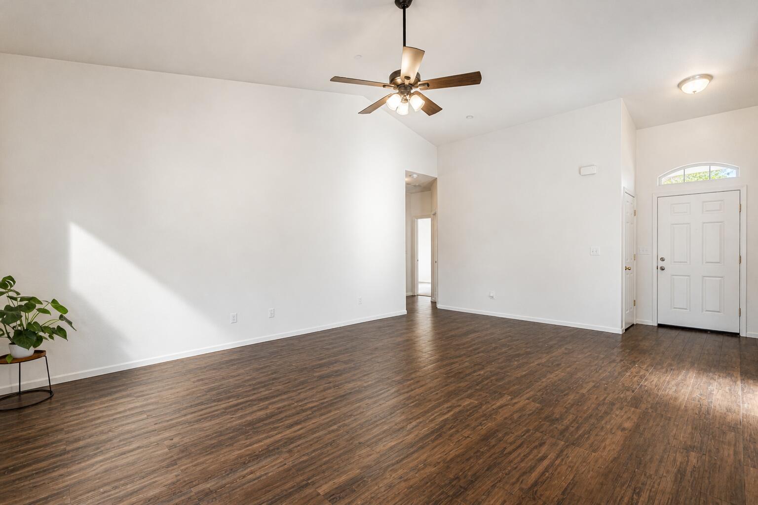 7443 Ensminger Ave, Goshen, CA 93227
