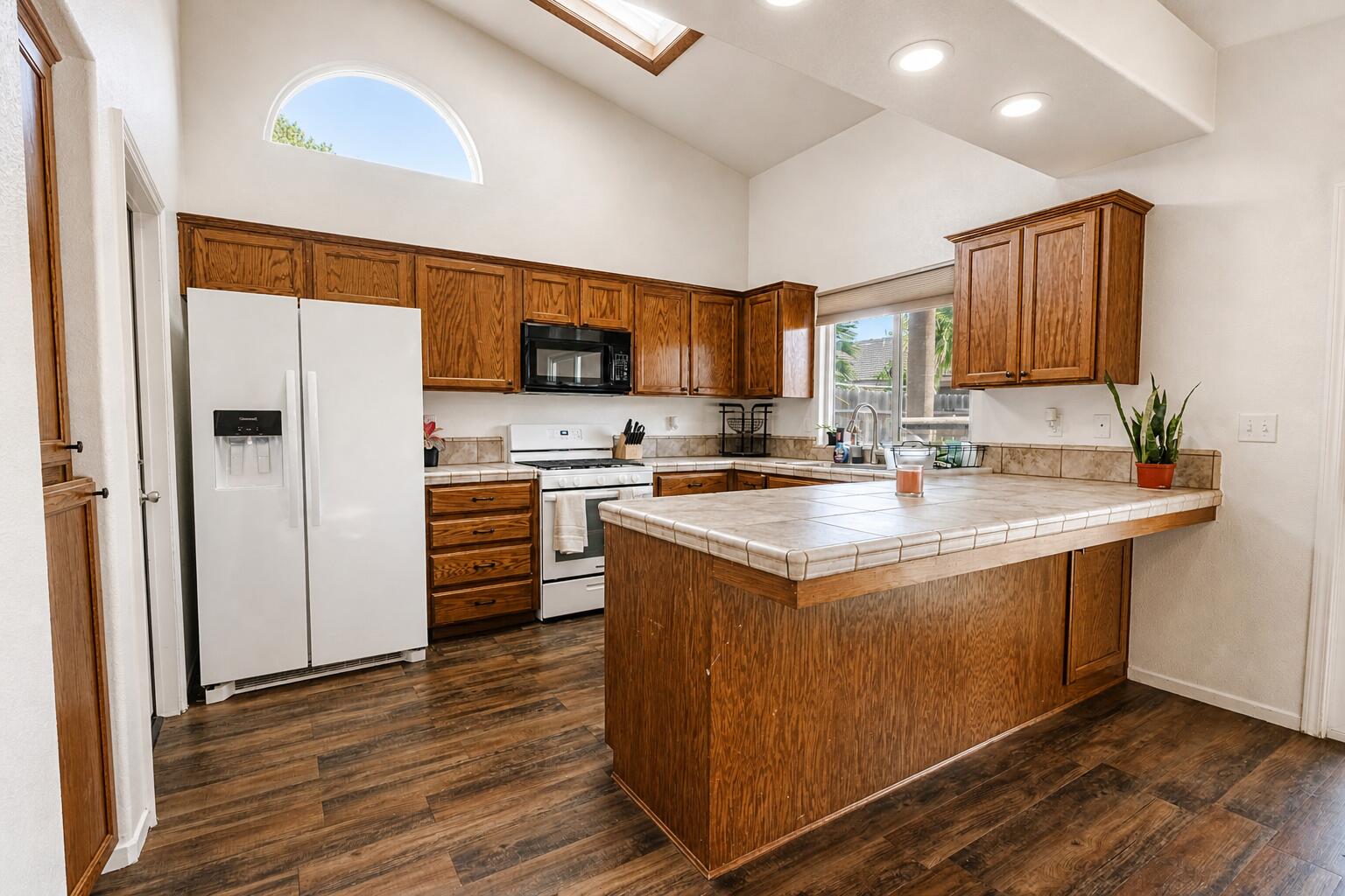 7443 Ensminger Ave, Goshen, CA 93227