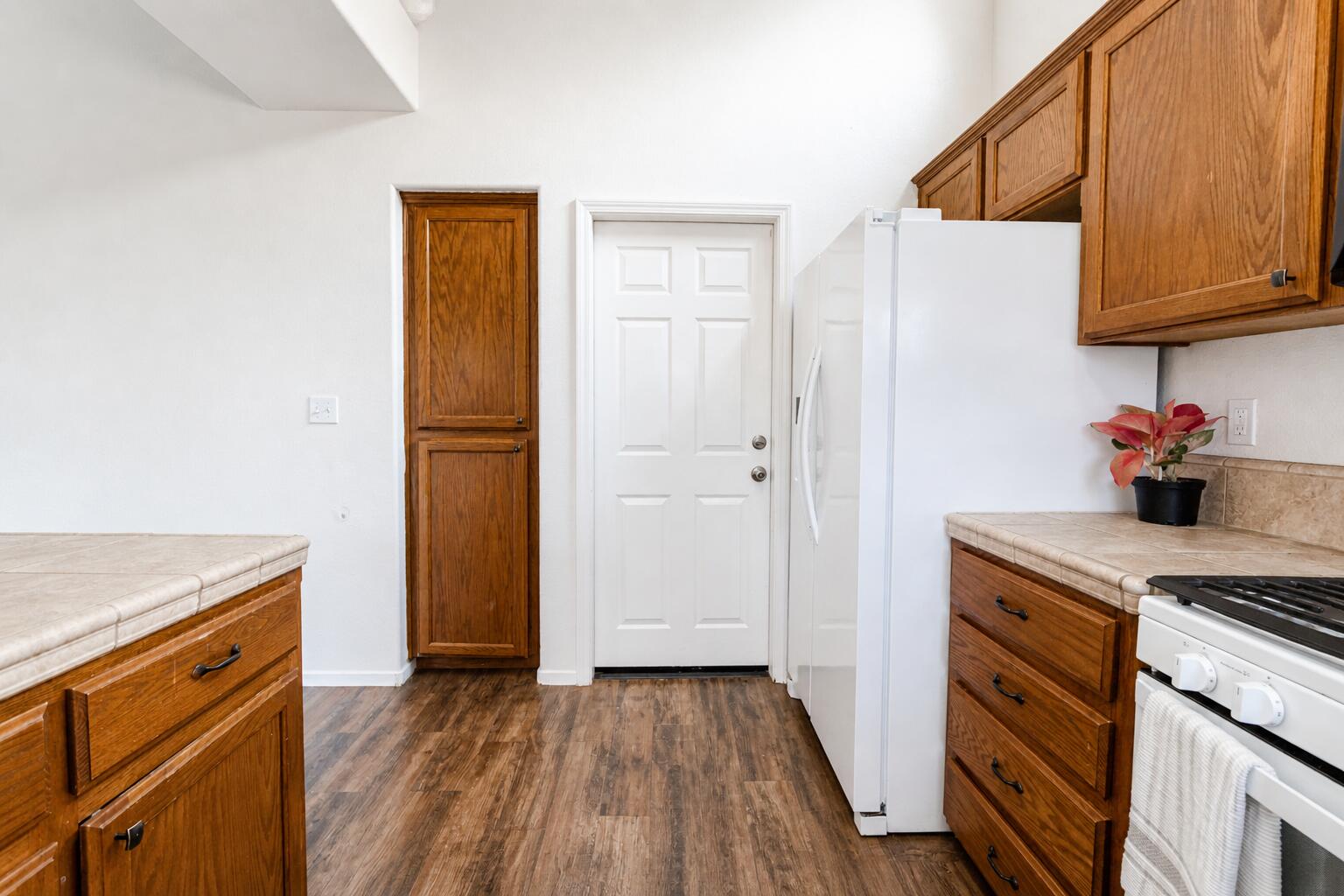 7443 Ensminger Ave, Goshen, CA 93227