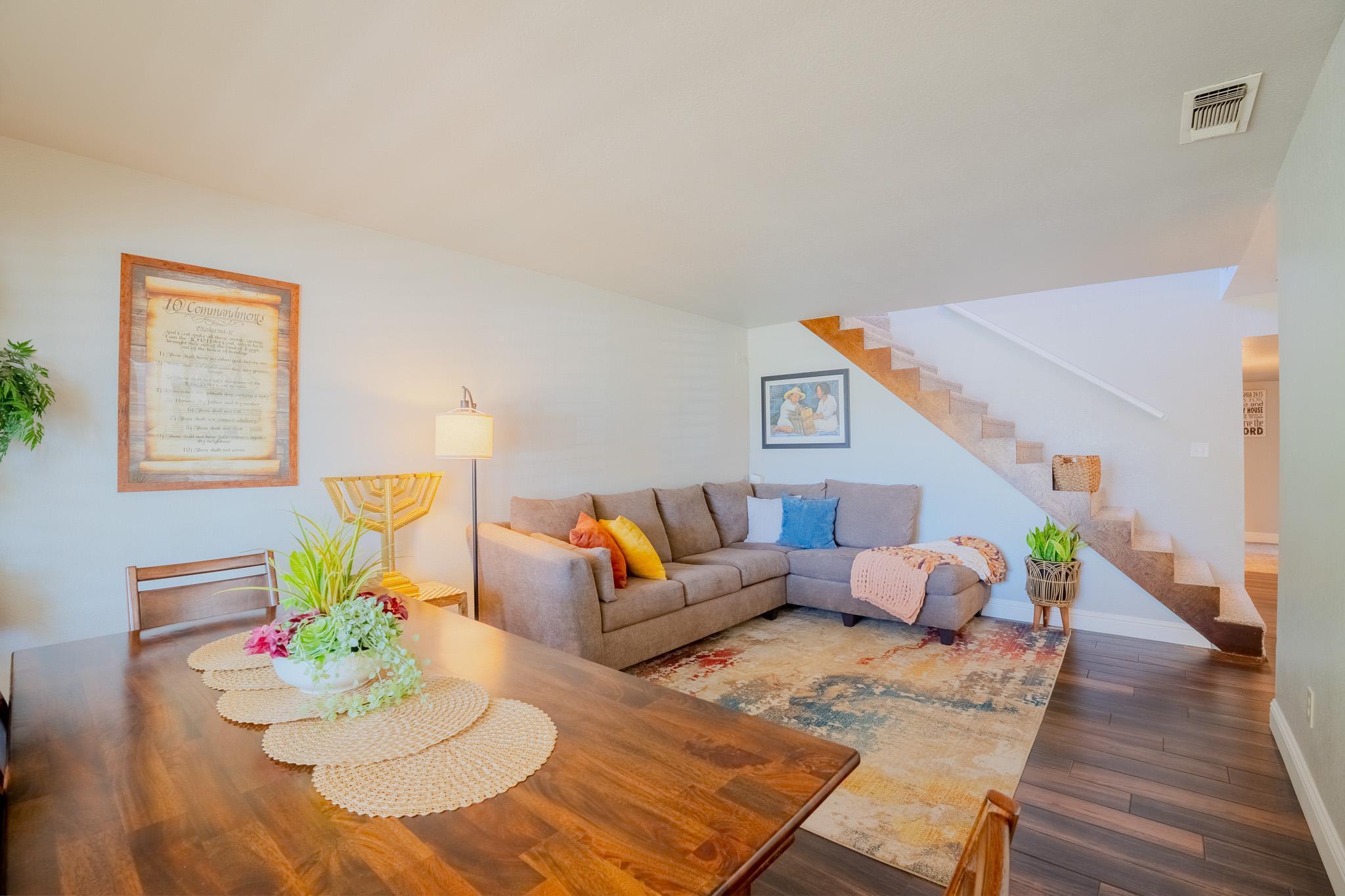 3609 W Evergreen Ct, Visalia, CA 93277