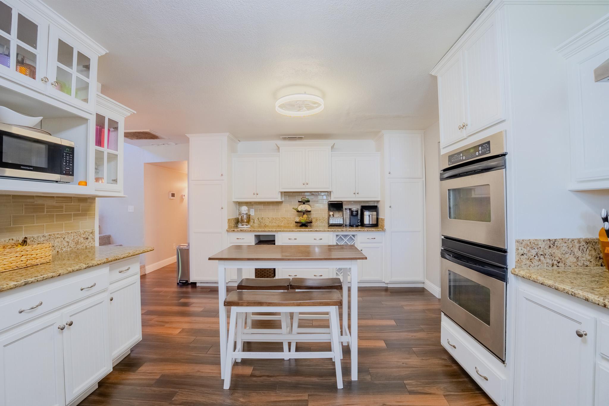 3609 W Evergreen Ct, Visalia, CA 93277