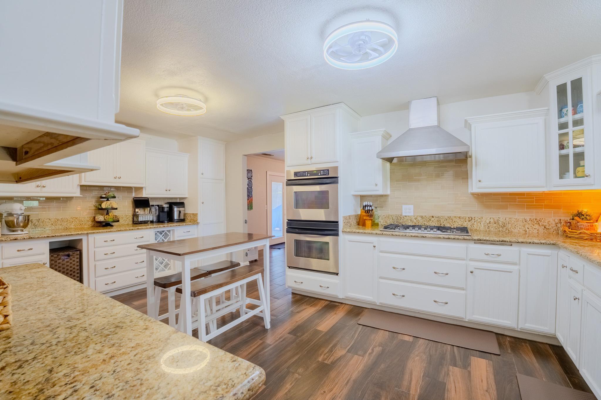 3609 W Evergreen Ct, Visalia, CA 93277