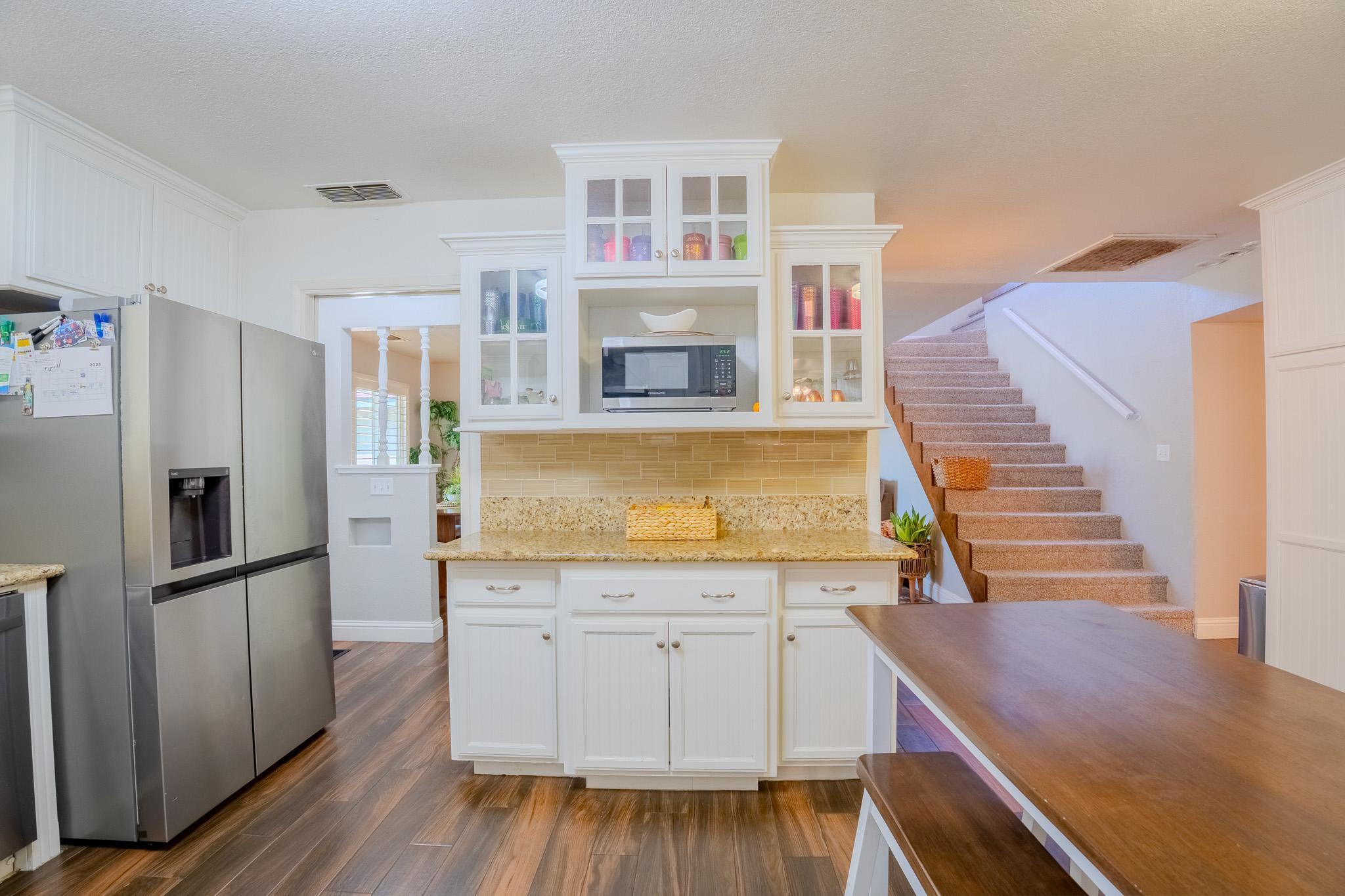 3609 W Evergreen Ct, Visalia, CA 93277