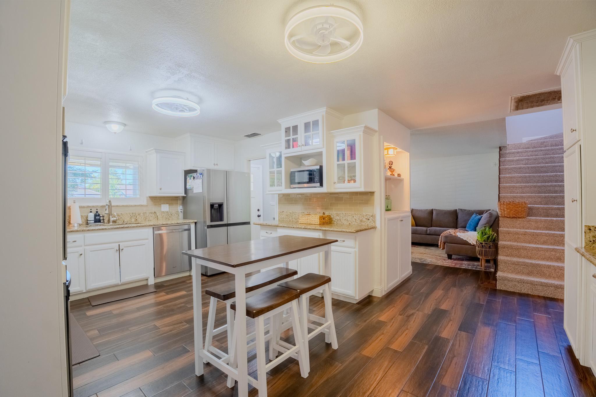 3609 W Evergreen Ct, Visalia, CA 93277