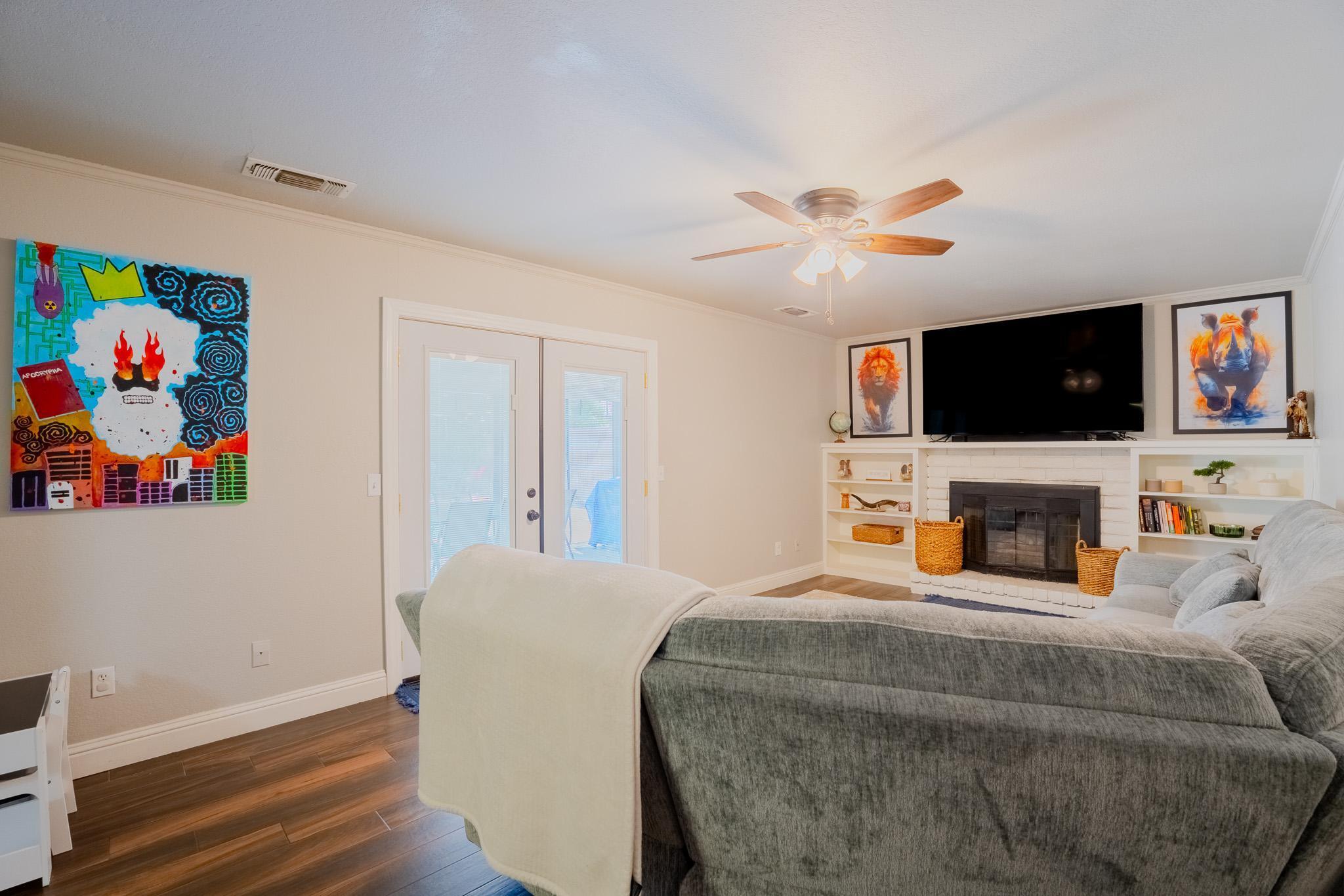 3609 W Evergreen Ct, Visalia, CA 93277
