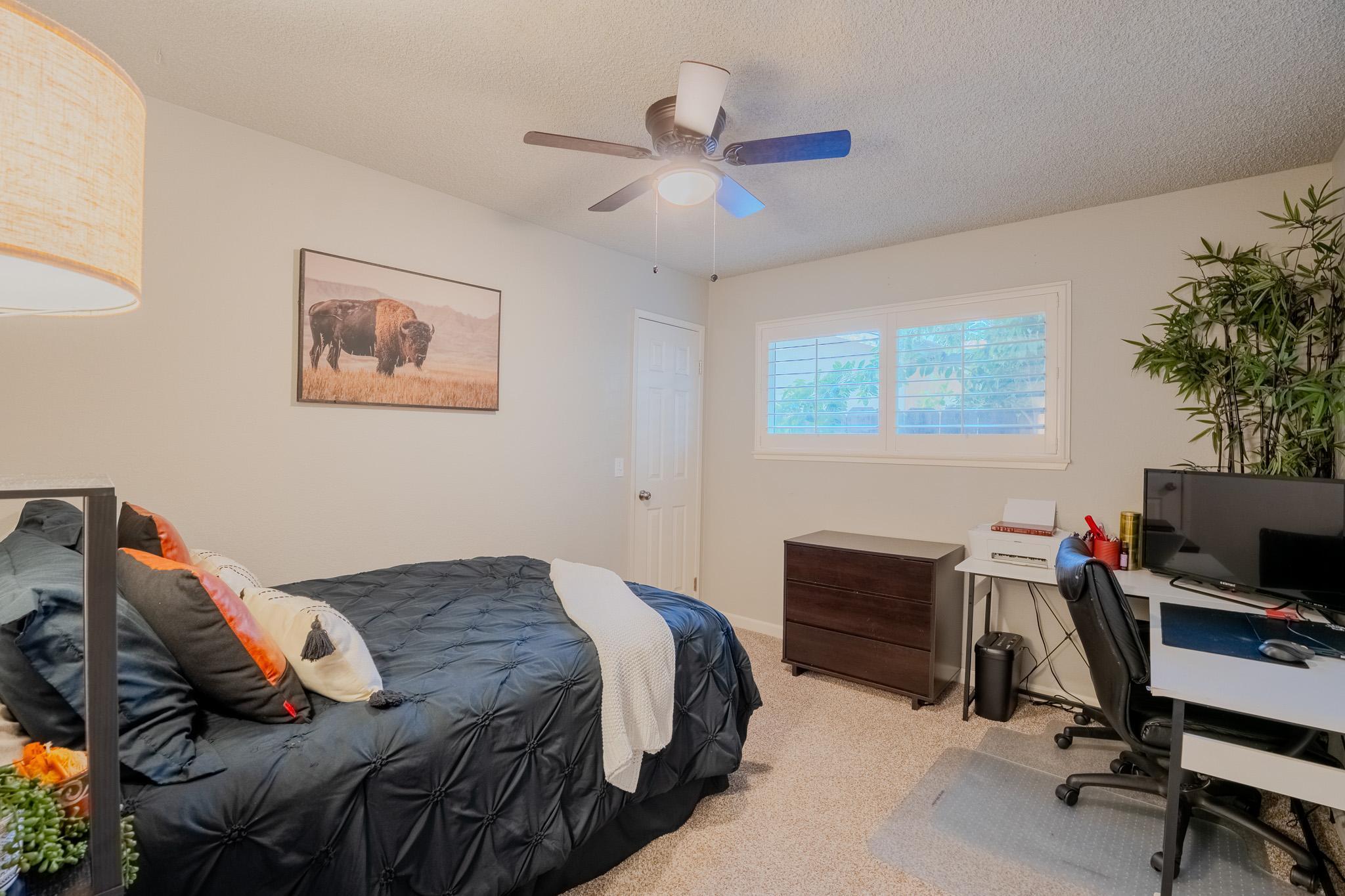 3609 W Evergreen Ct, Visalia, CA 93277