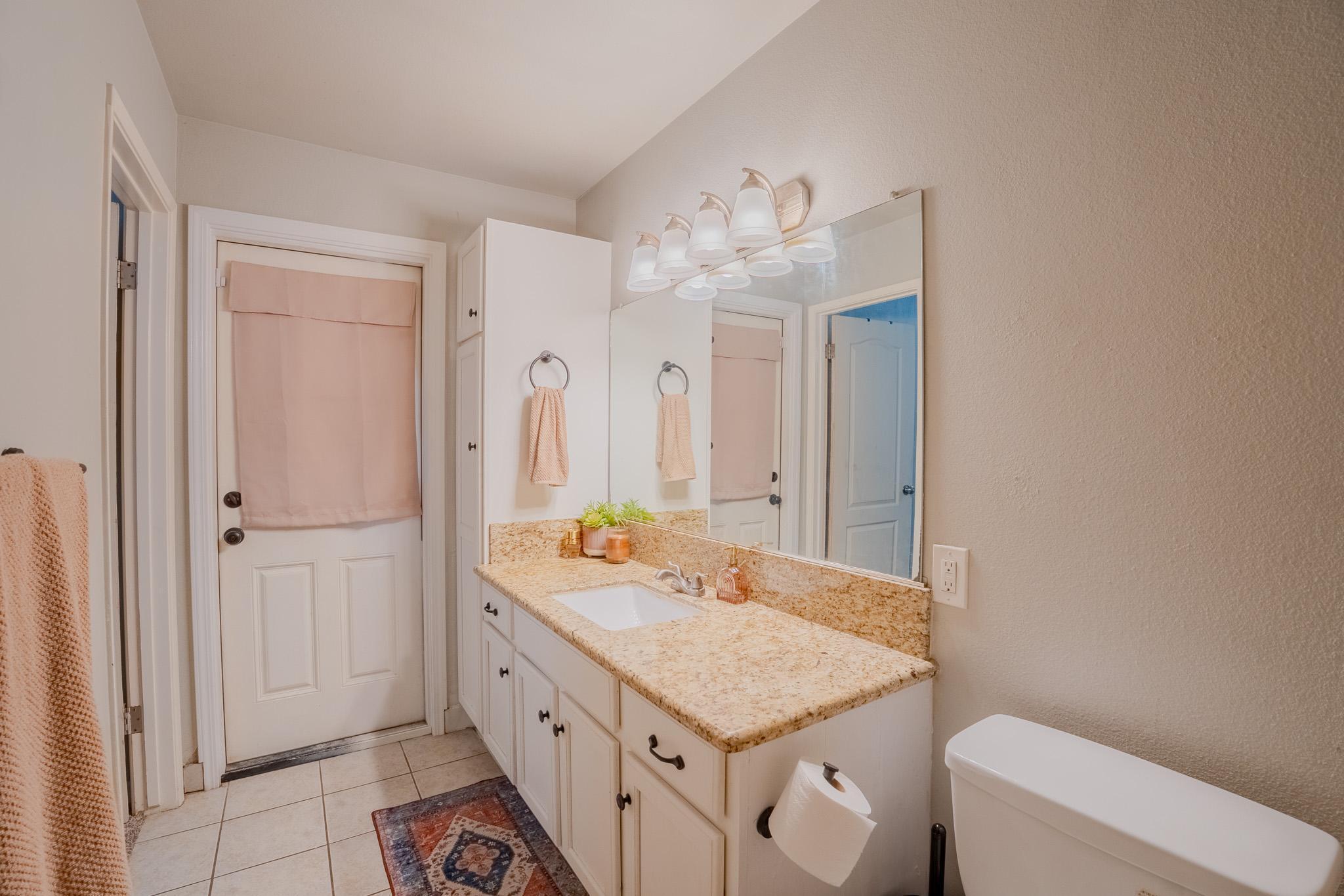 3609 W Evergreen Ct, Visalia, CA 93277