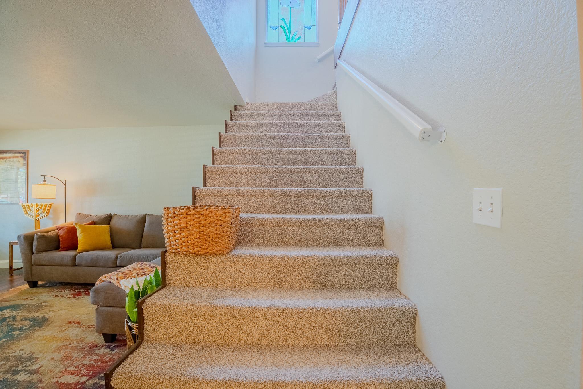 3609 W Evergreen Ct, Visalia, CA 93277