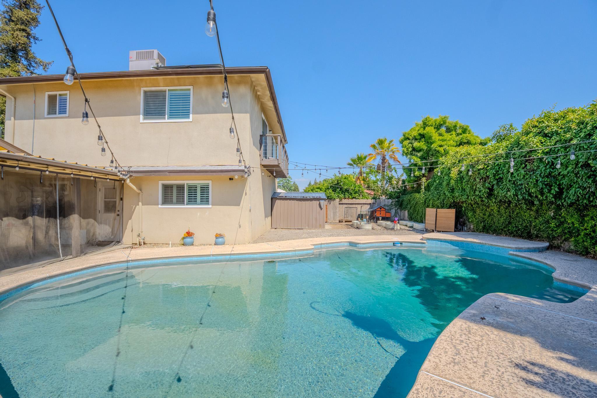 3609 W Evergreen Ct, Visalia, CA 93277