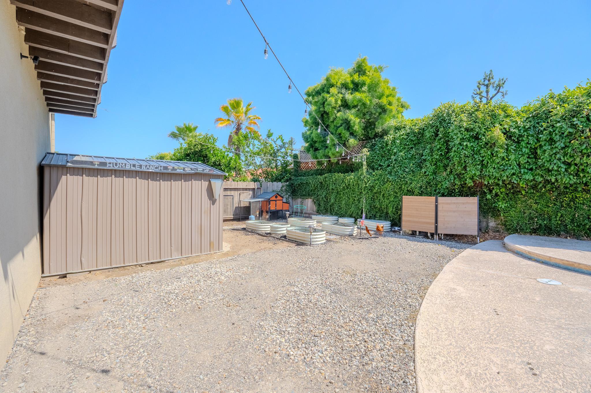 3609 W Evergreen Ct, Visalia, CA 93277