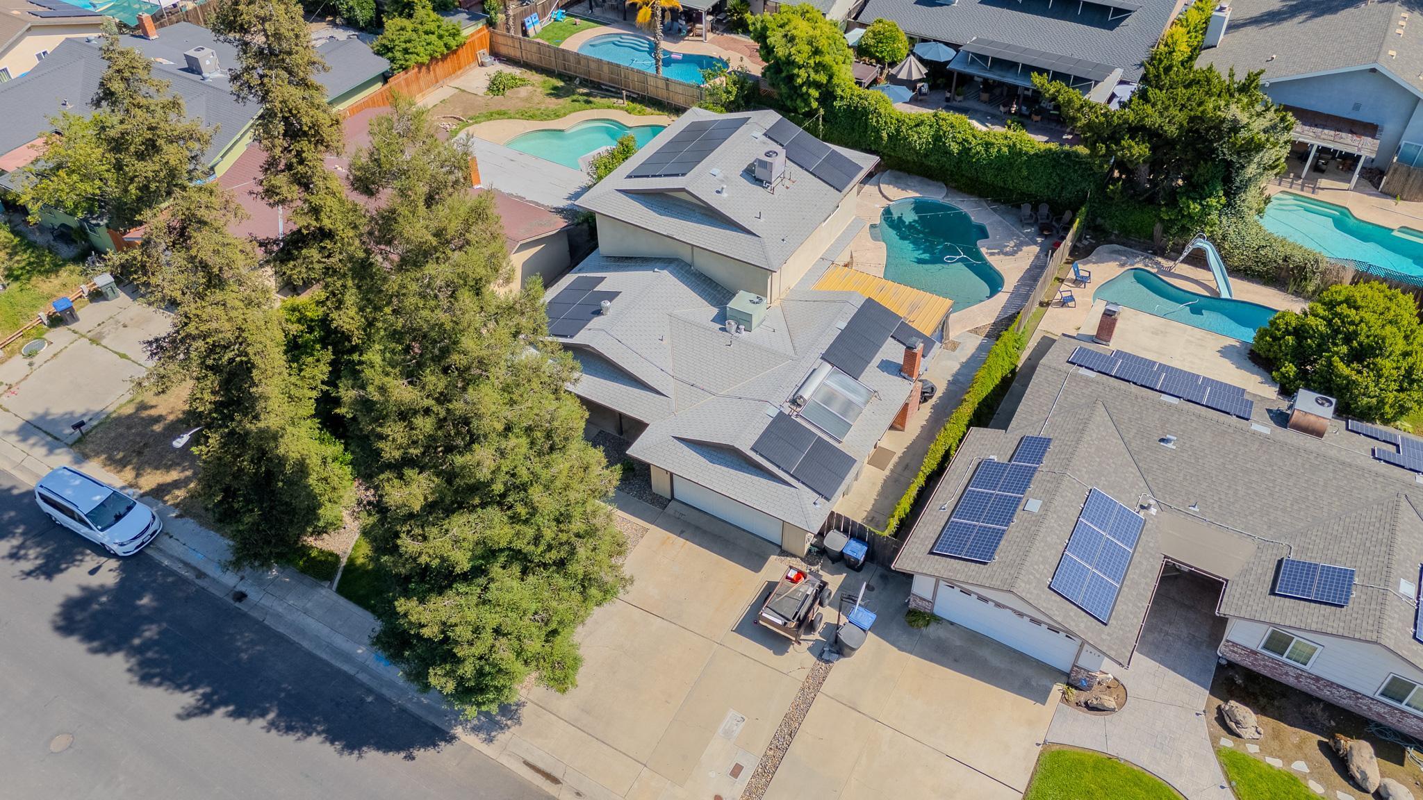 3609 W Evergreen Ct, Visalia, CA 93277