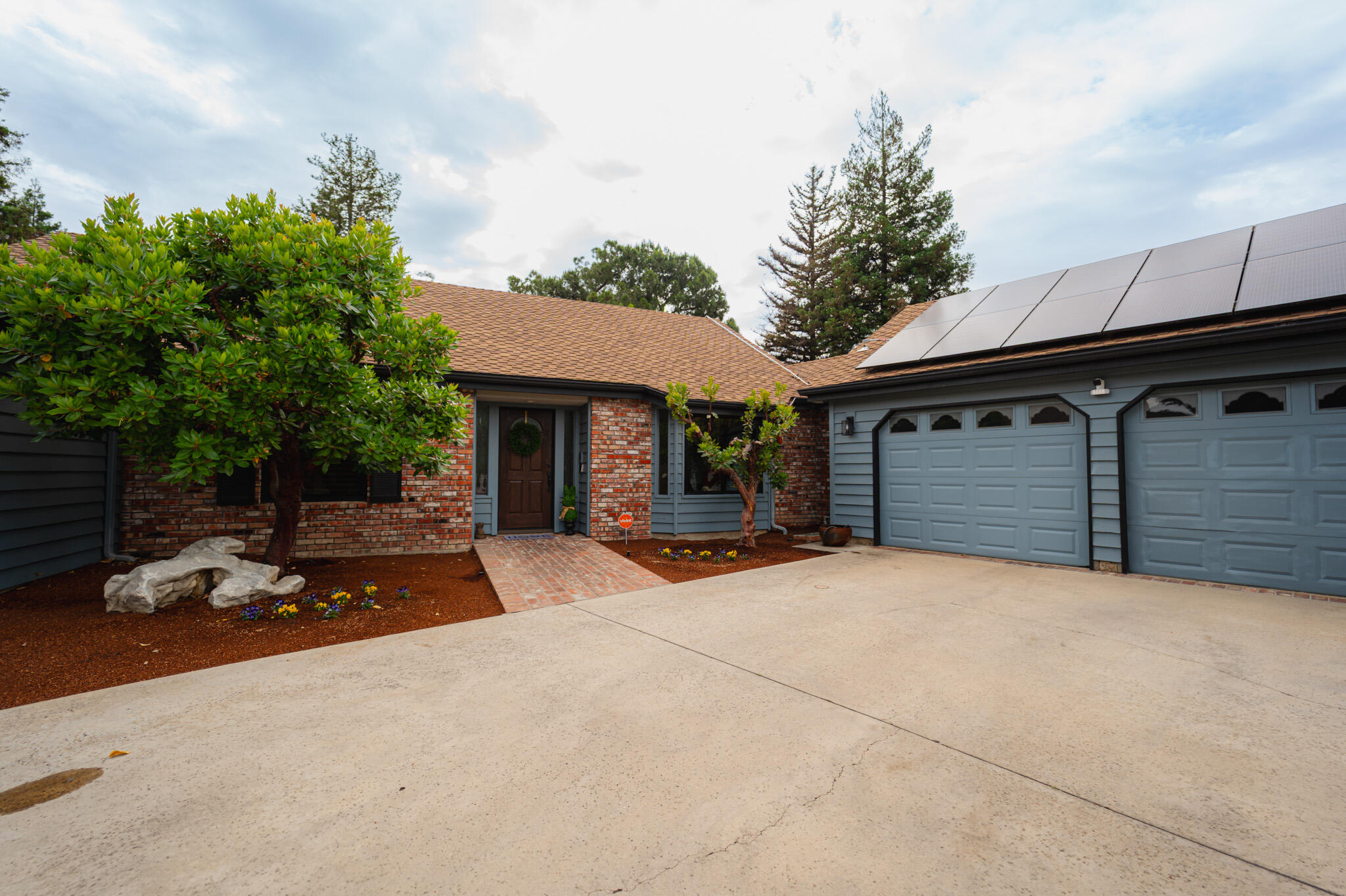 1265 N Margaret St, Tulare, CA 93274
