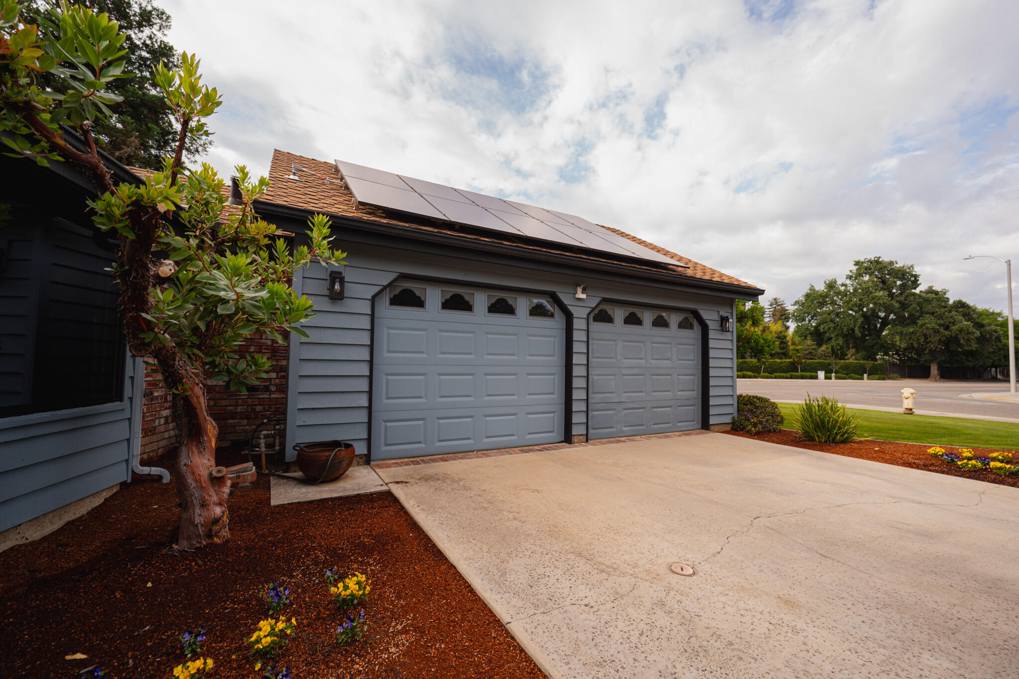 1265 N Margaret St, Tulare, CA 93274