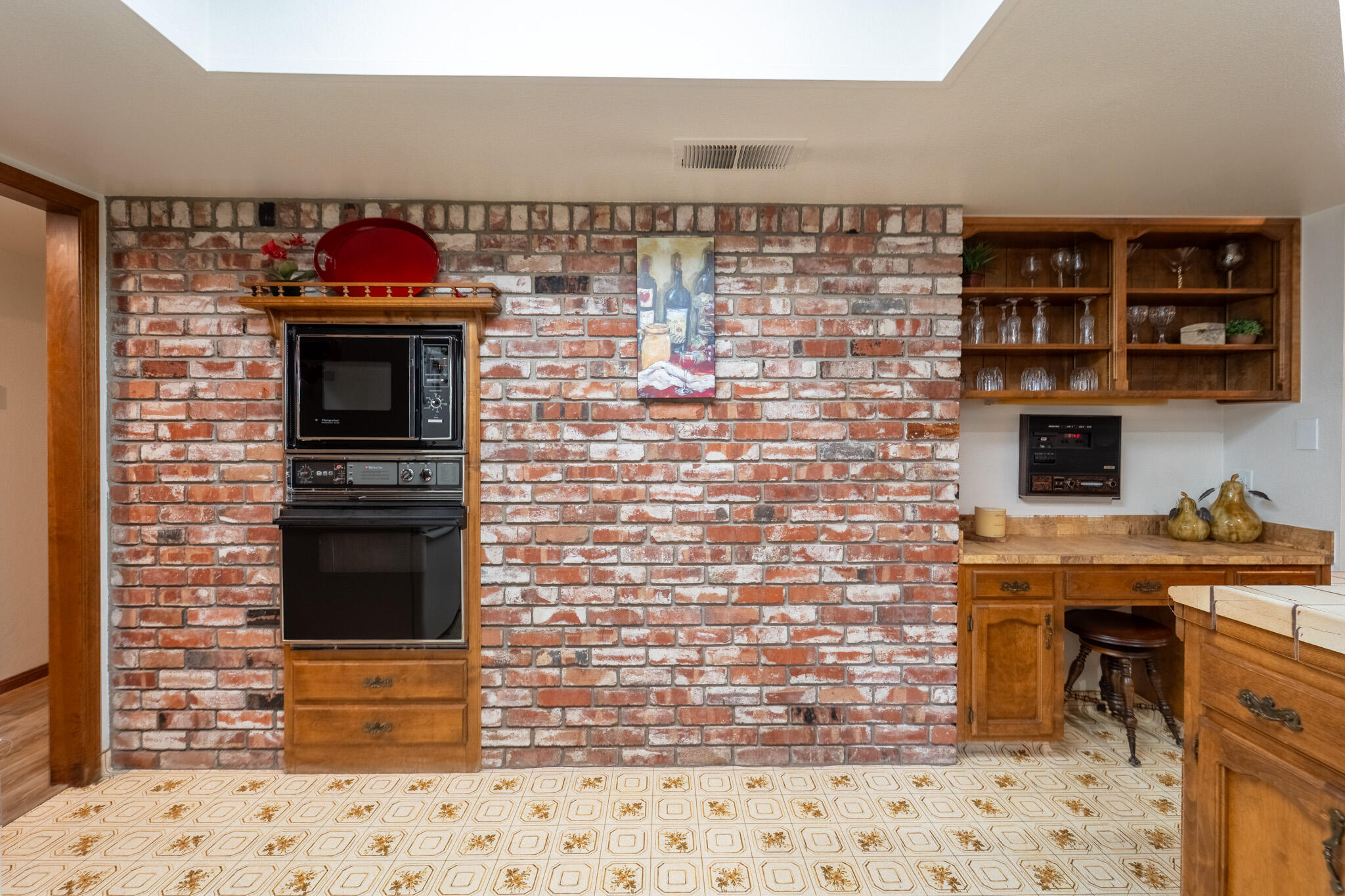 1265 N Margaret St, Tulare, CA 93274