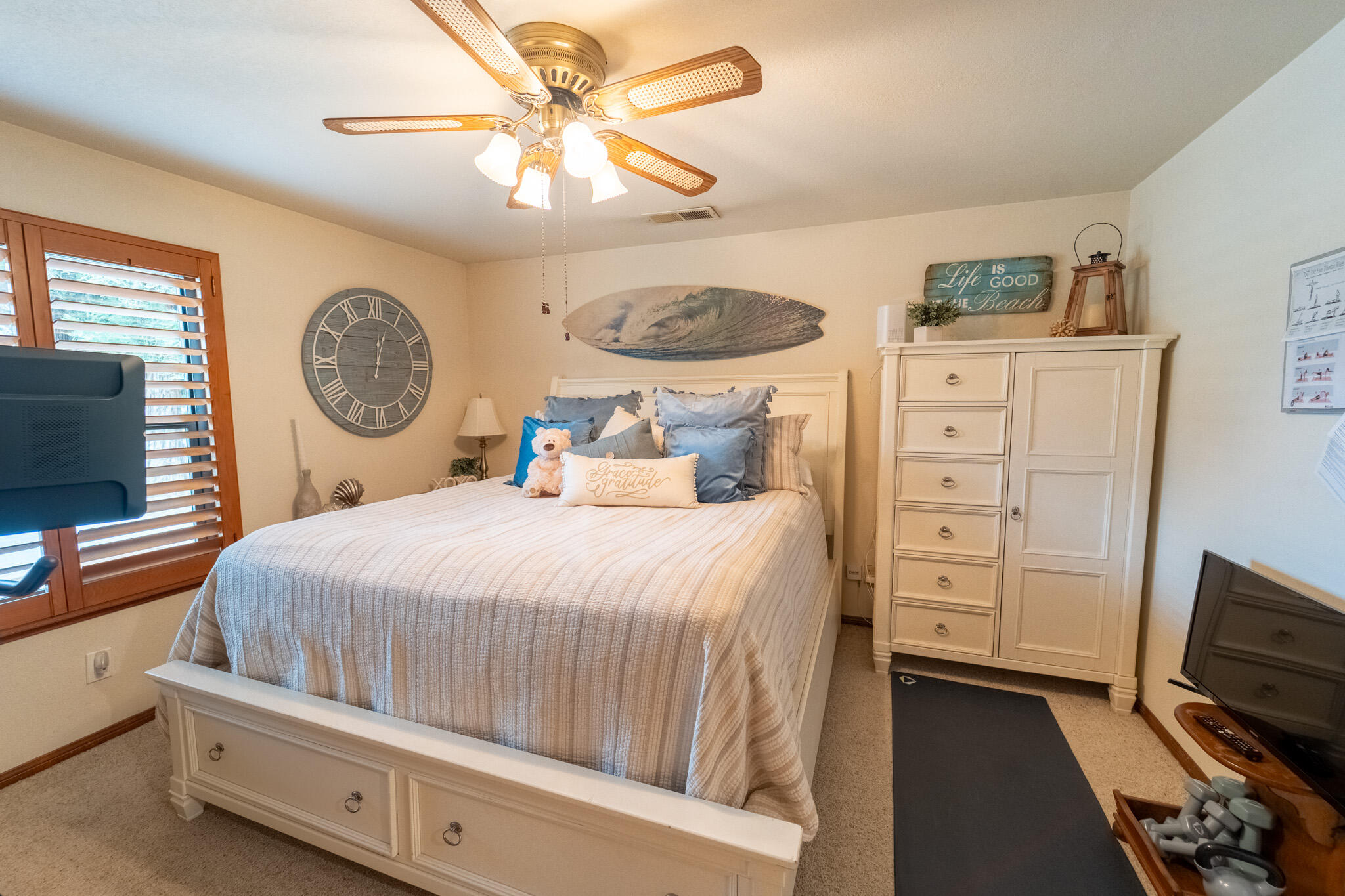 1265 N Margaret St, Tulare, CA 93274