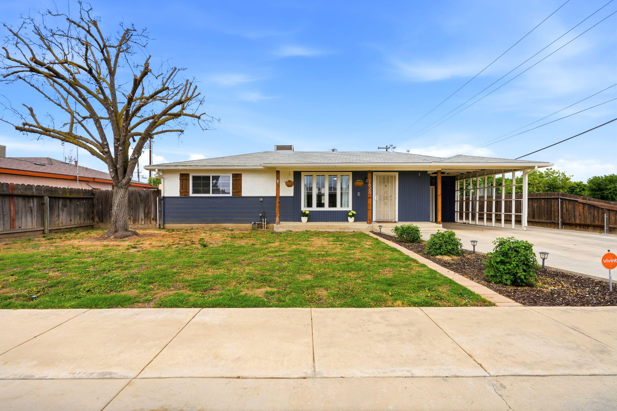 1626 E Sequoia Ave, Tulare, CA 93274
