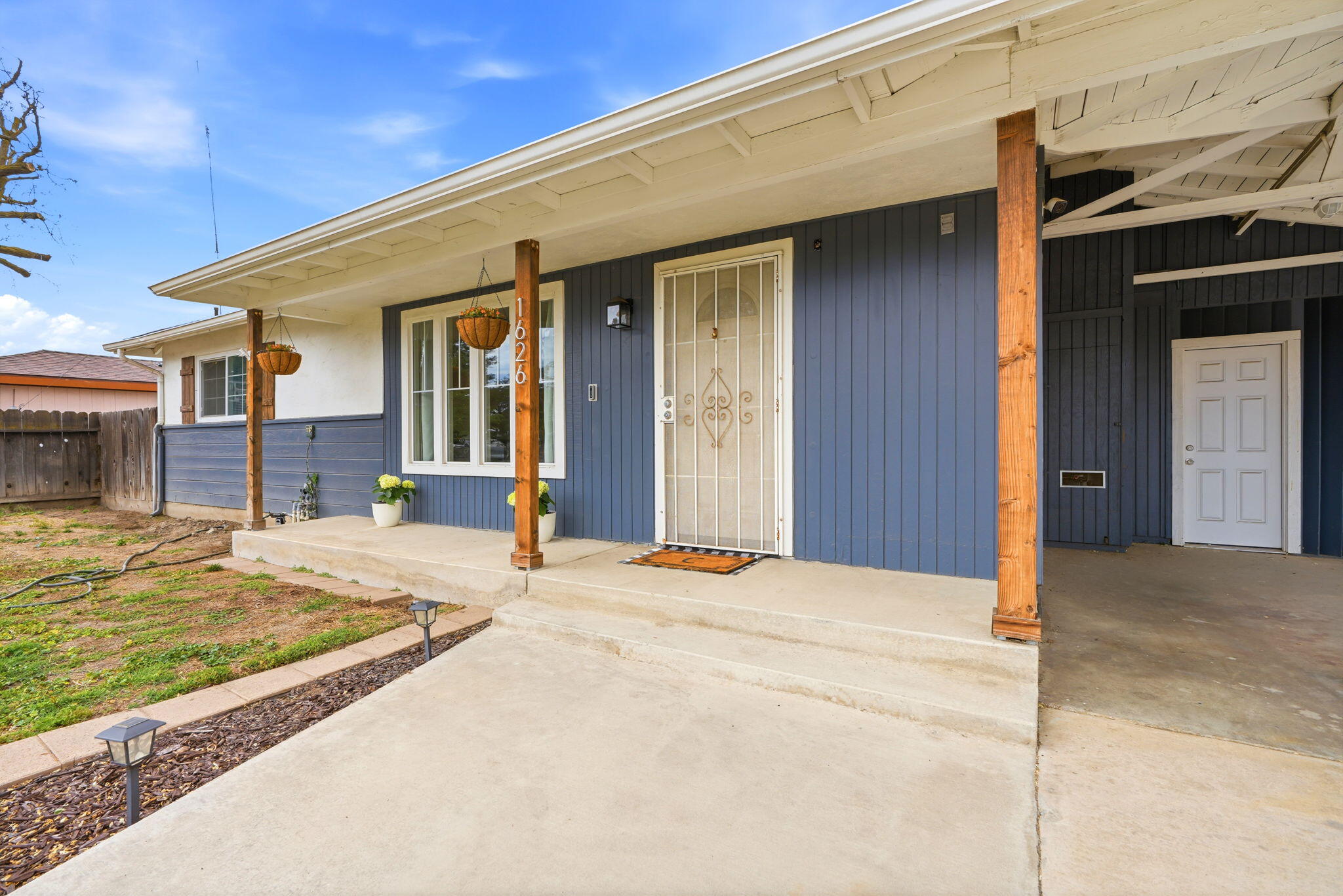 1626 E Sequoia Ave, Tulare, CA 93274