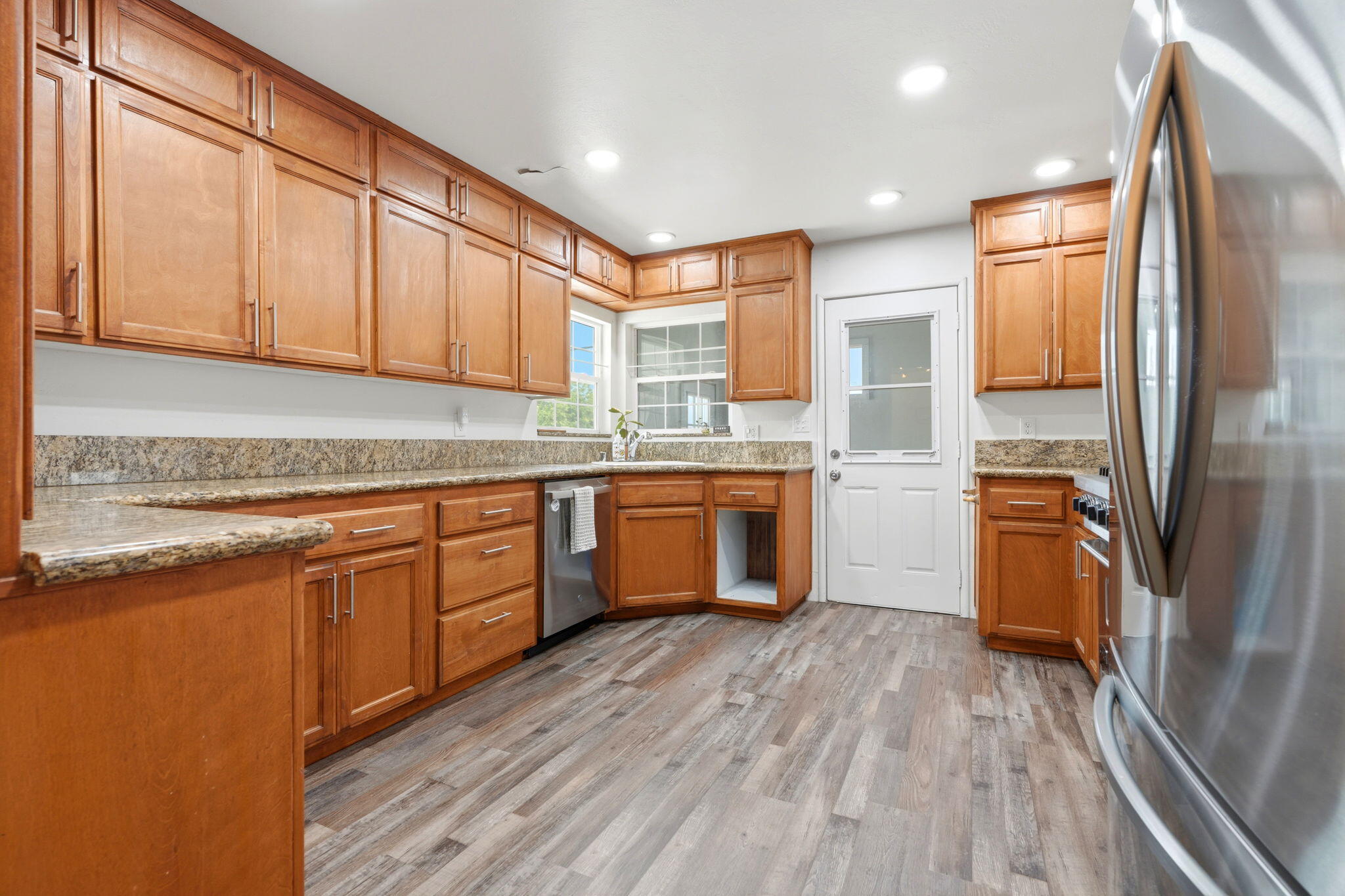 1626 E Sequoia Ave, Tulare, CA 93274