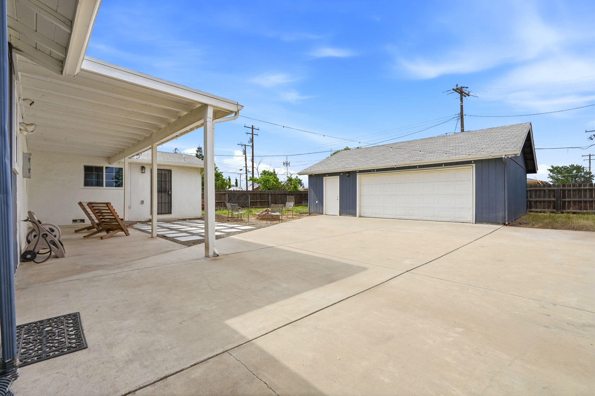 1626 E Sequoia Ave, Tulare, CA 93274