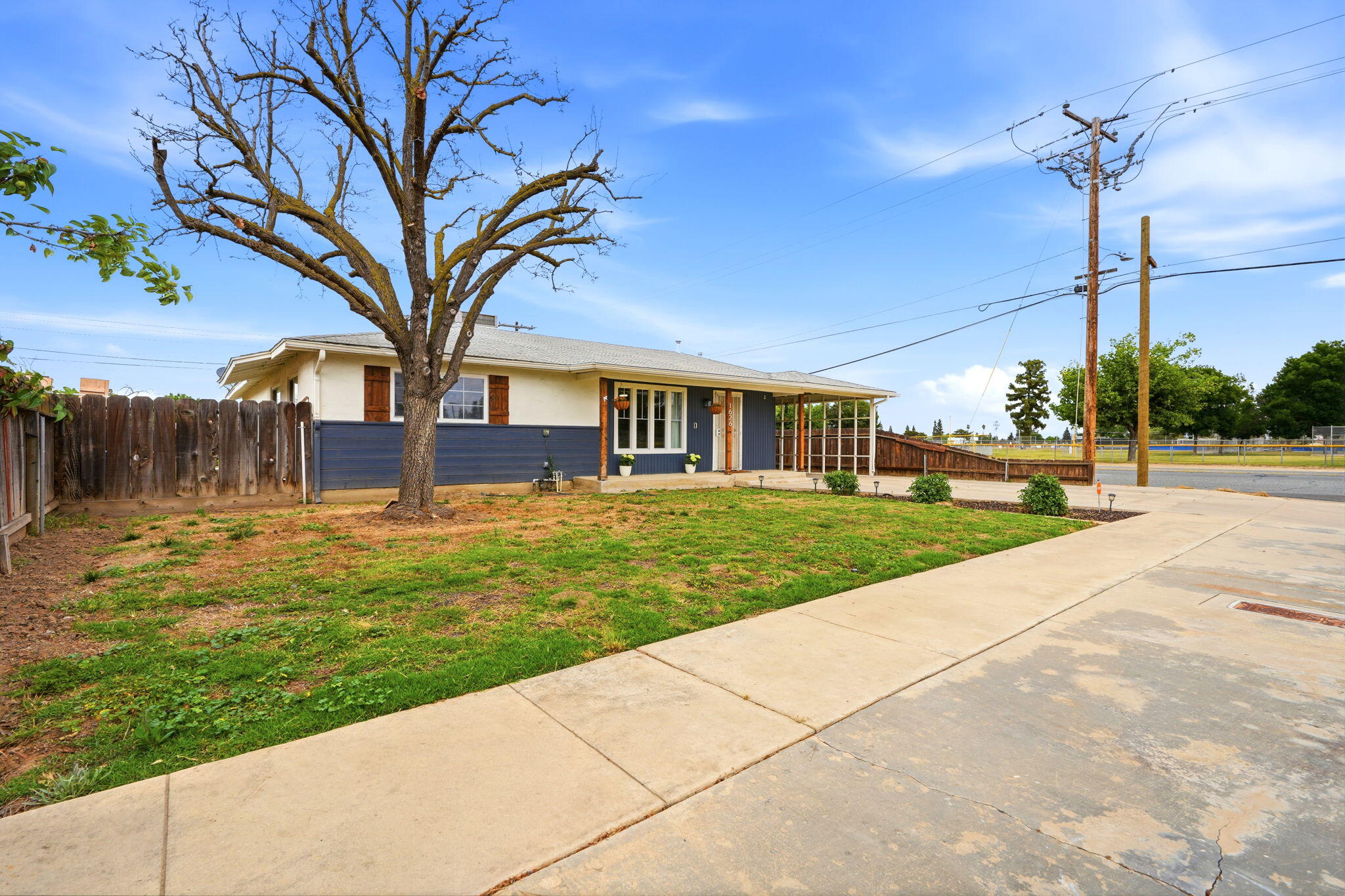 1626 E Sequoia Ave, Tulare, CA 93274