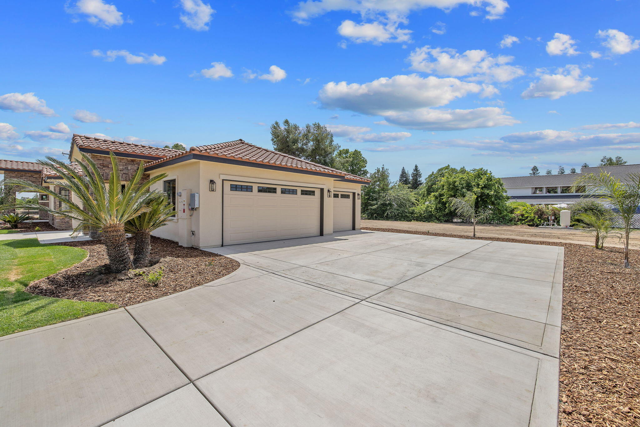 503 E Palm Ct, Exeter, CA 93221