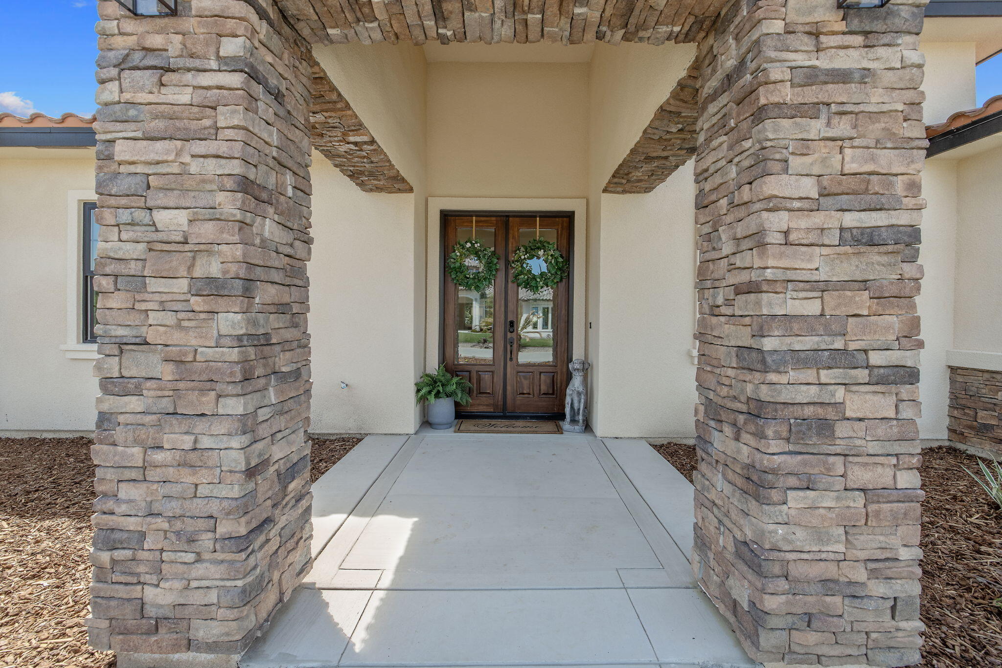 503 E Palm Ct, Exeter, CA 93221