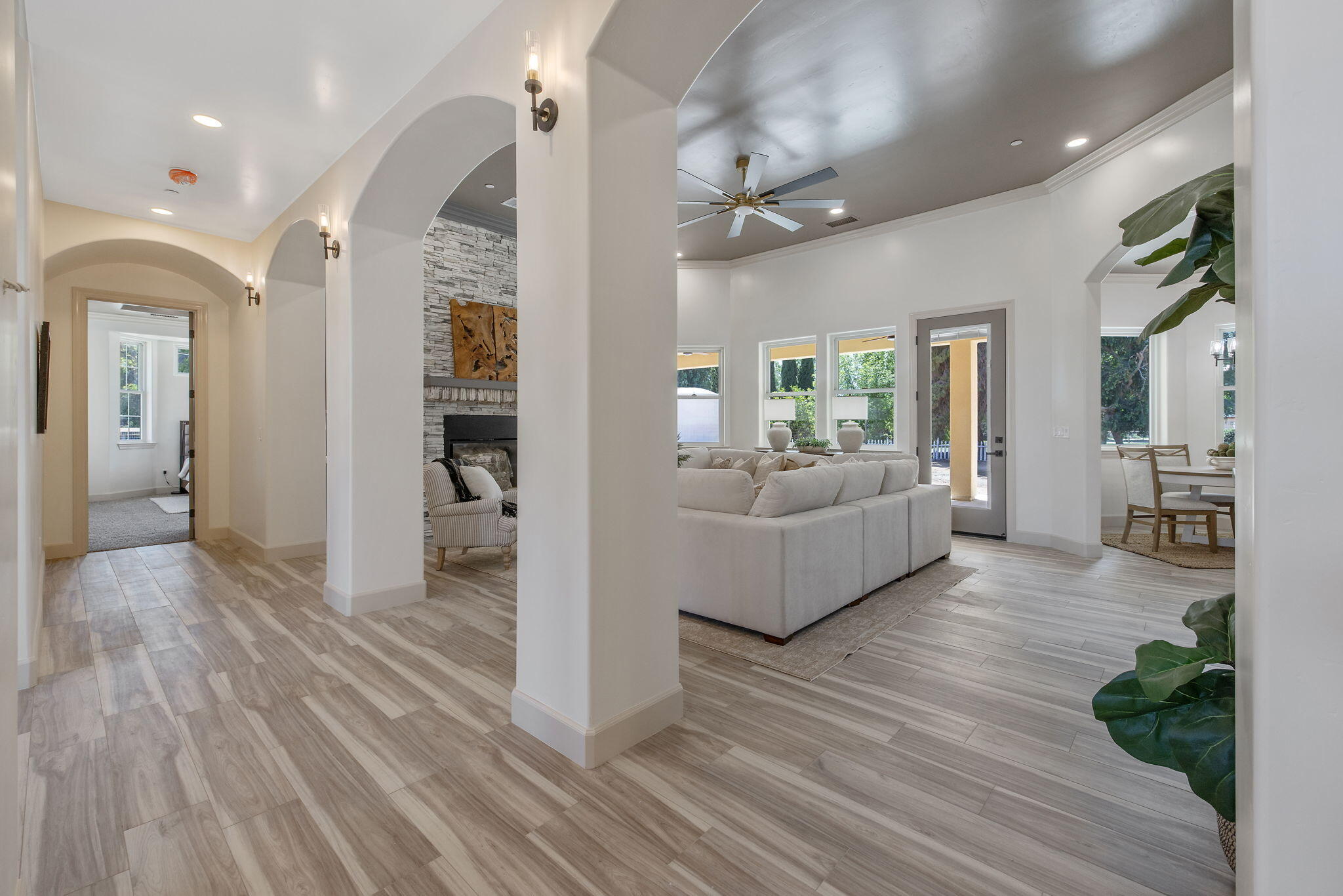 503 E Palm Ct, Exeter, CA 93221