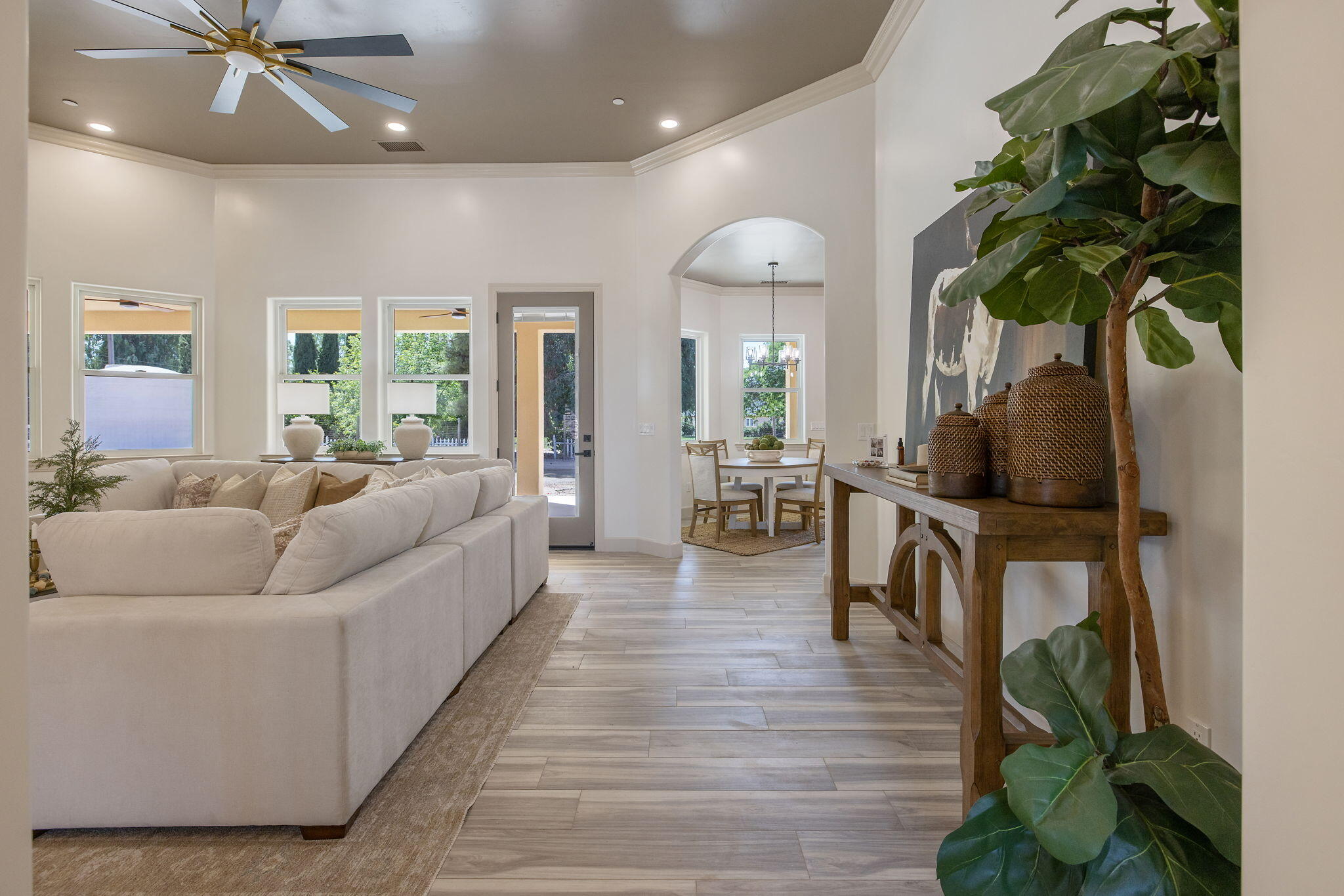 503 E Palm Ct, Exeter, CA 93221