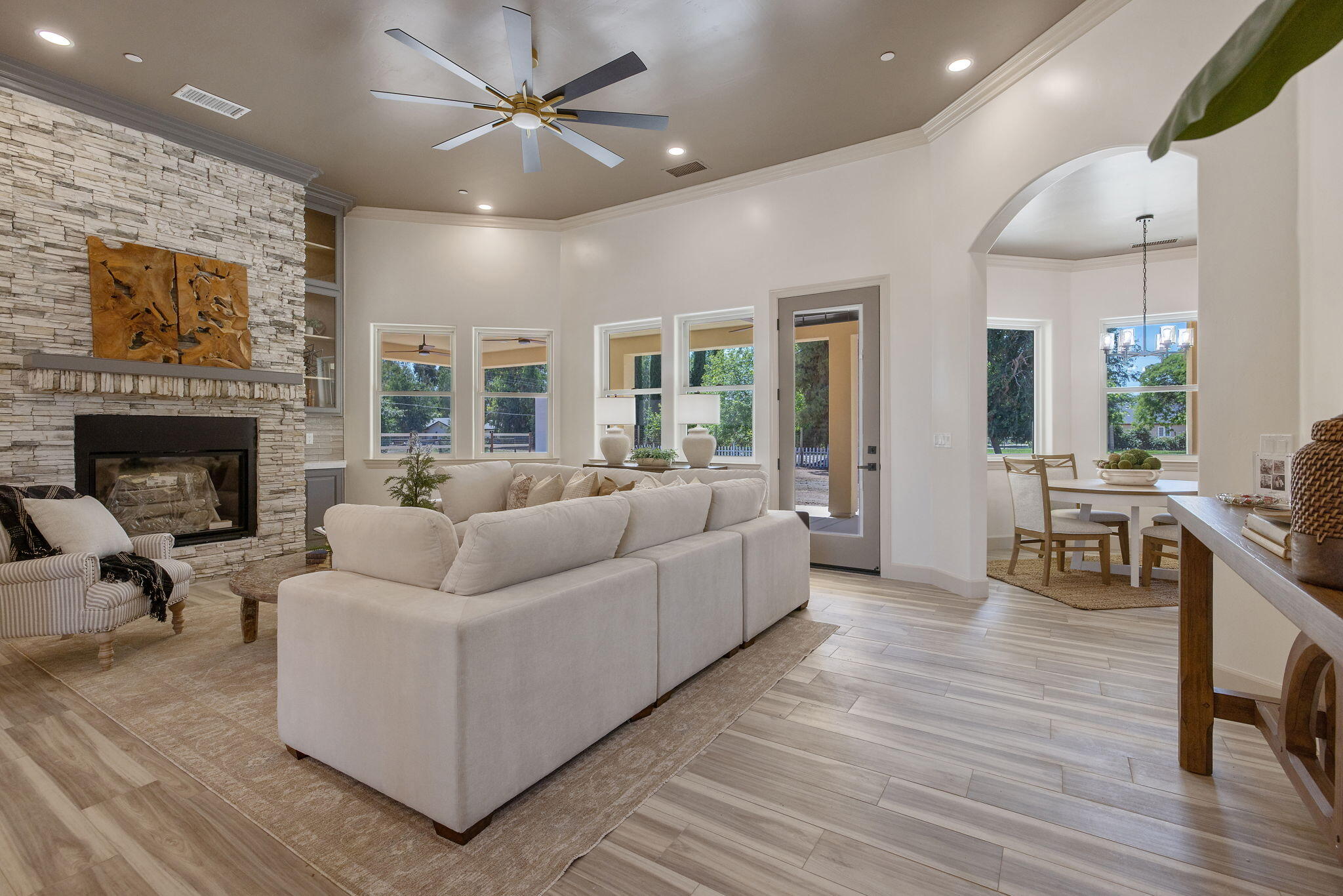 503 E Palm Ct, Exeter, CA 93221