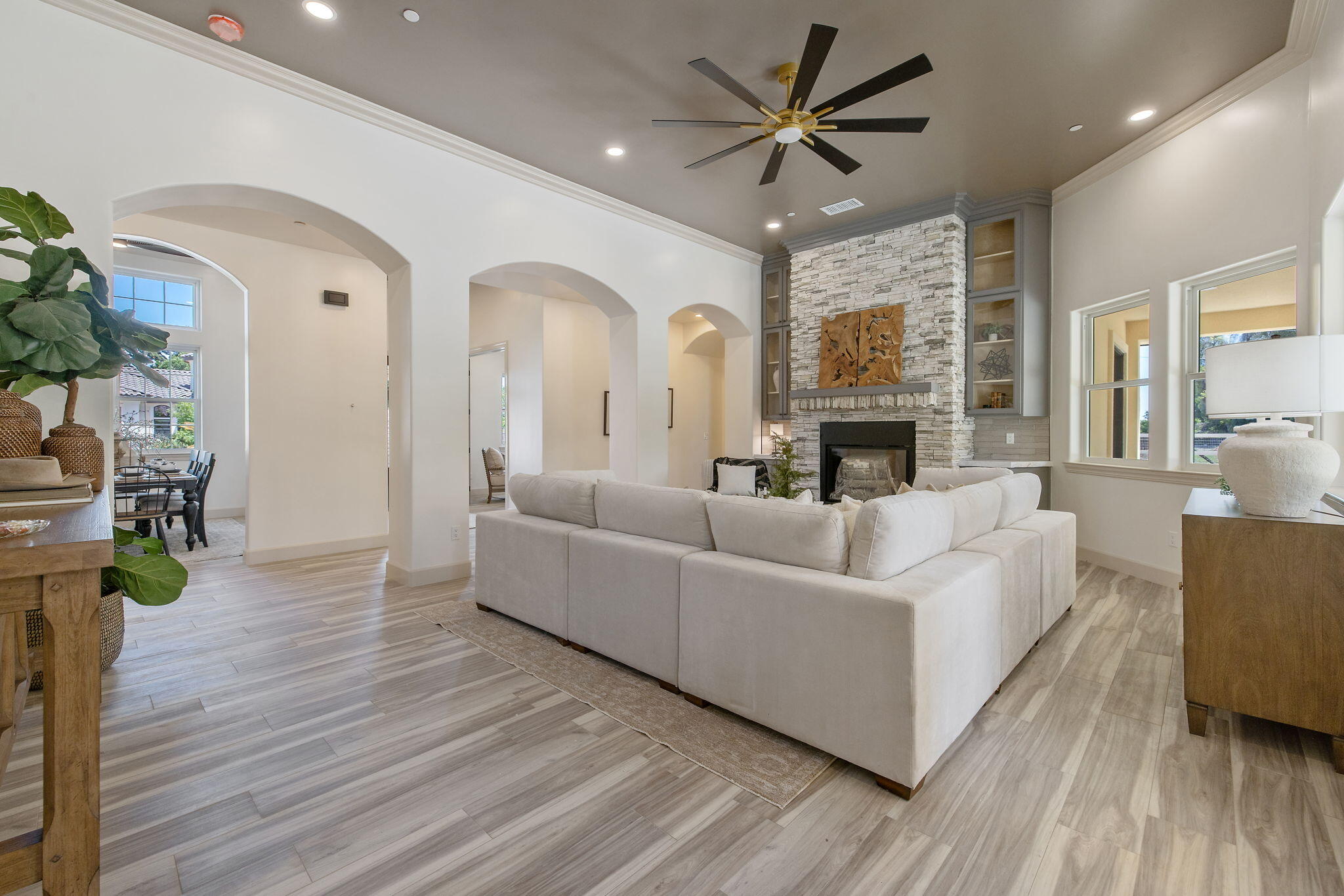 503 E Palm Ct, Exeter, CA 93221