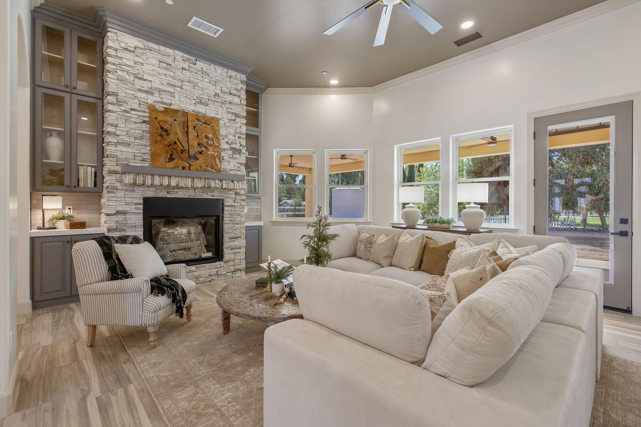 503 E Palm Ct, Exeter, CA 93221