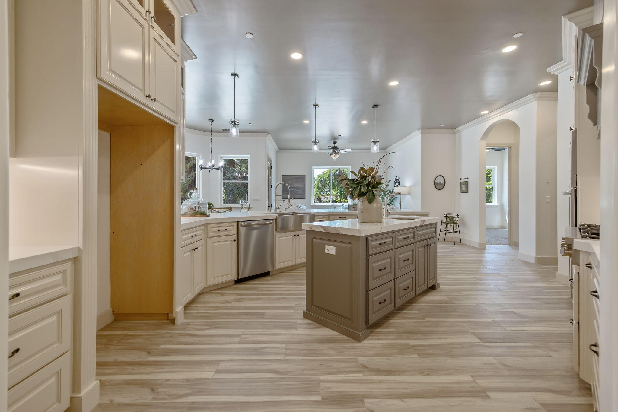 503 E Palm Ct, Exeter, CA 93221
