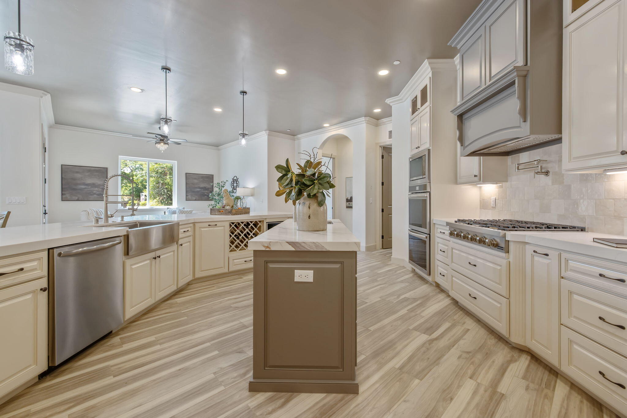 503 E Palm Ct, Exeter, CA 93221