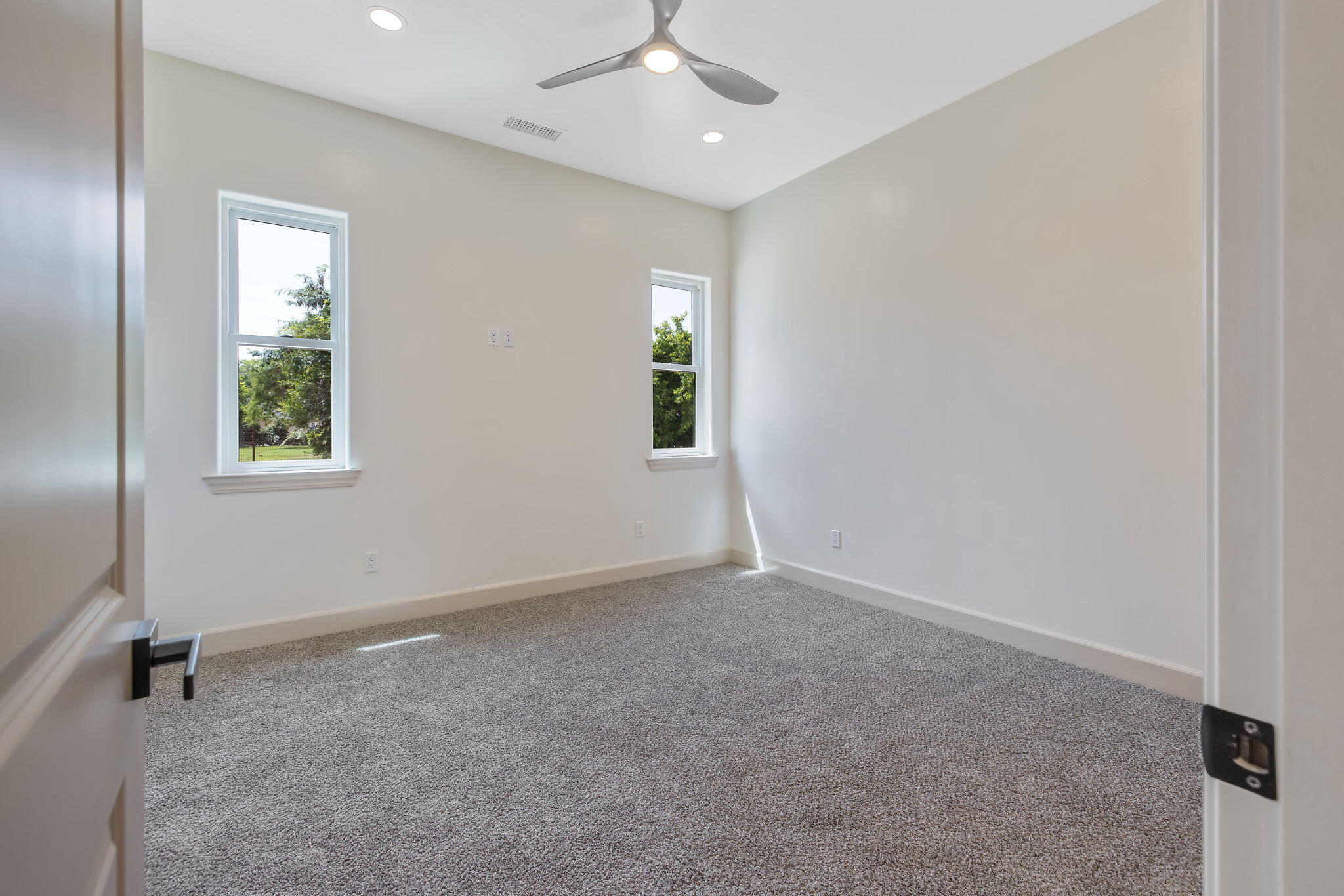 503 E Palm Ct, Exeter, CA 93221