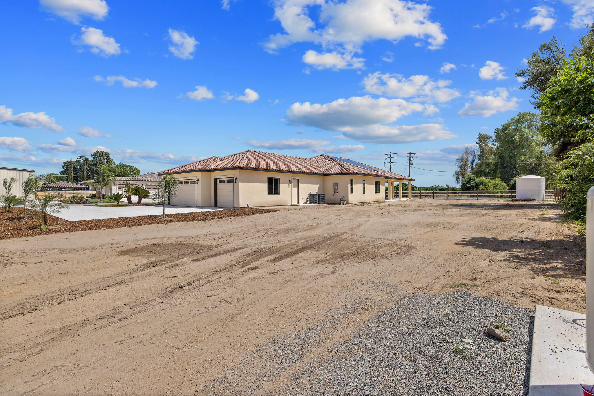 503 E Palm Ct, Exeter, CA 93221