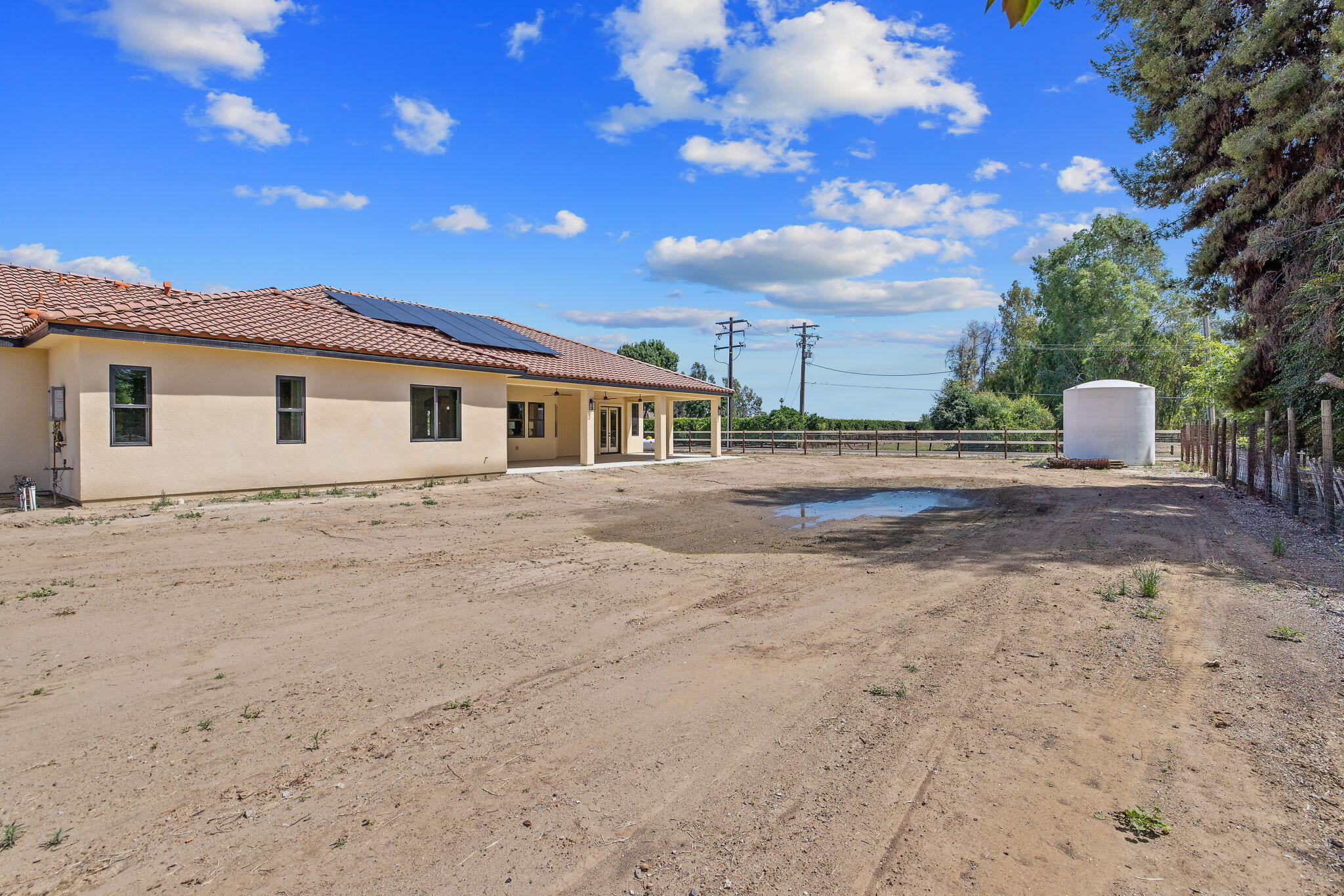 503 E Palm Ct, Exeter, CA 93221