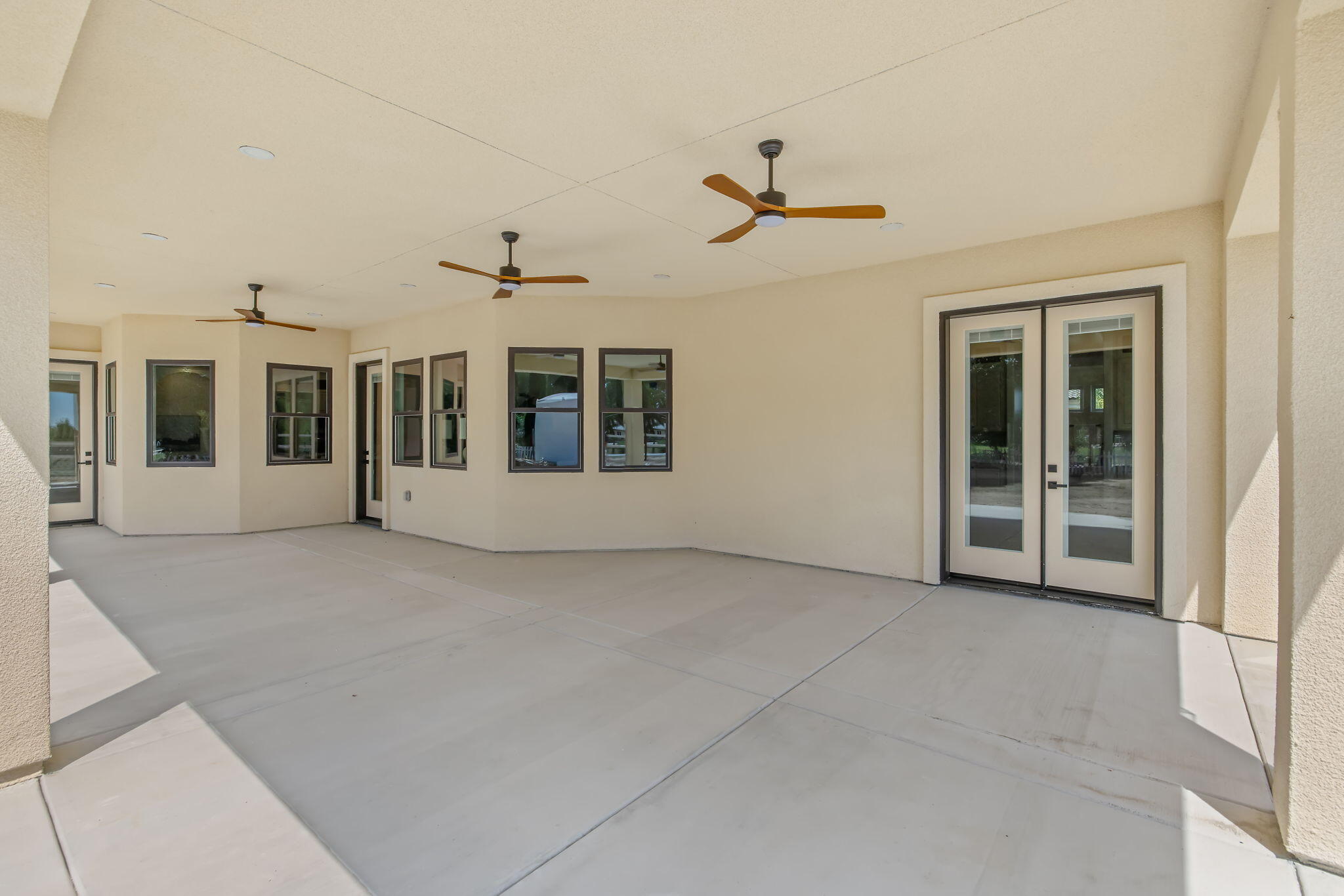 503 E Palm Ct, Exeter, CA 93221