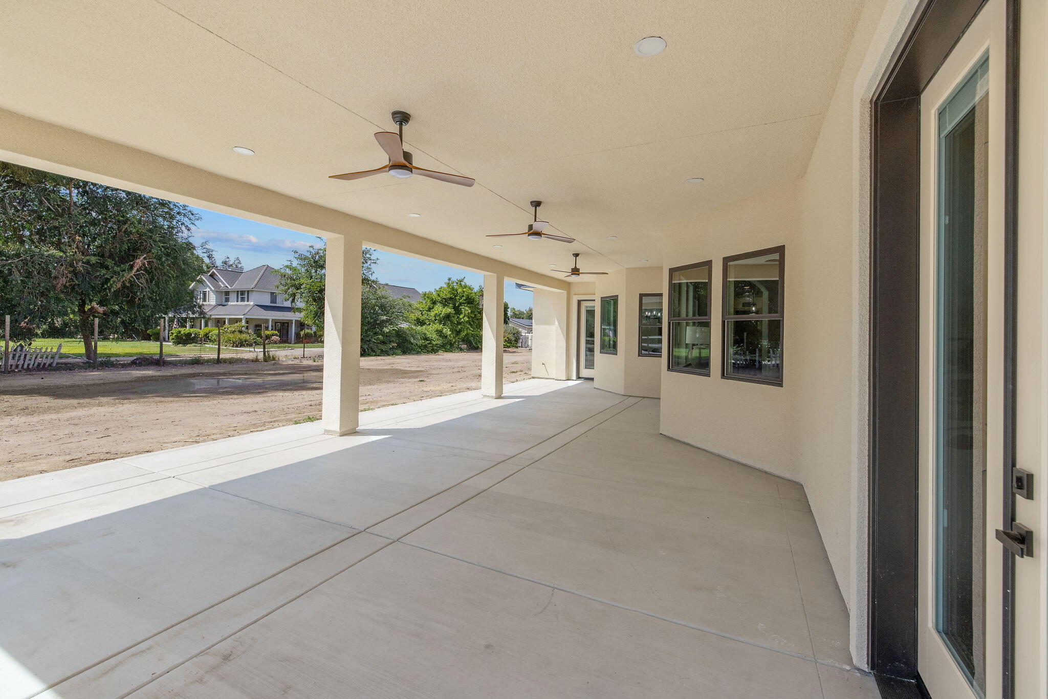 503 E Palm Ct, Exeter, CA 93221